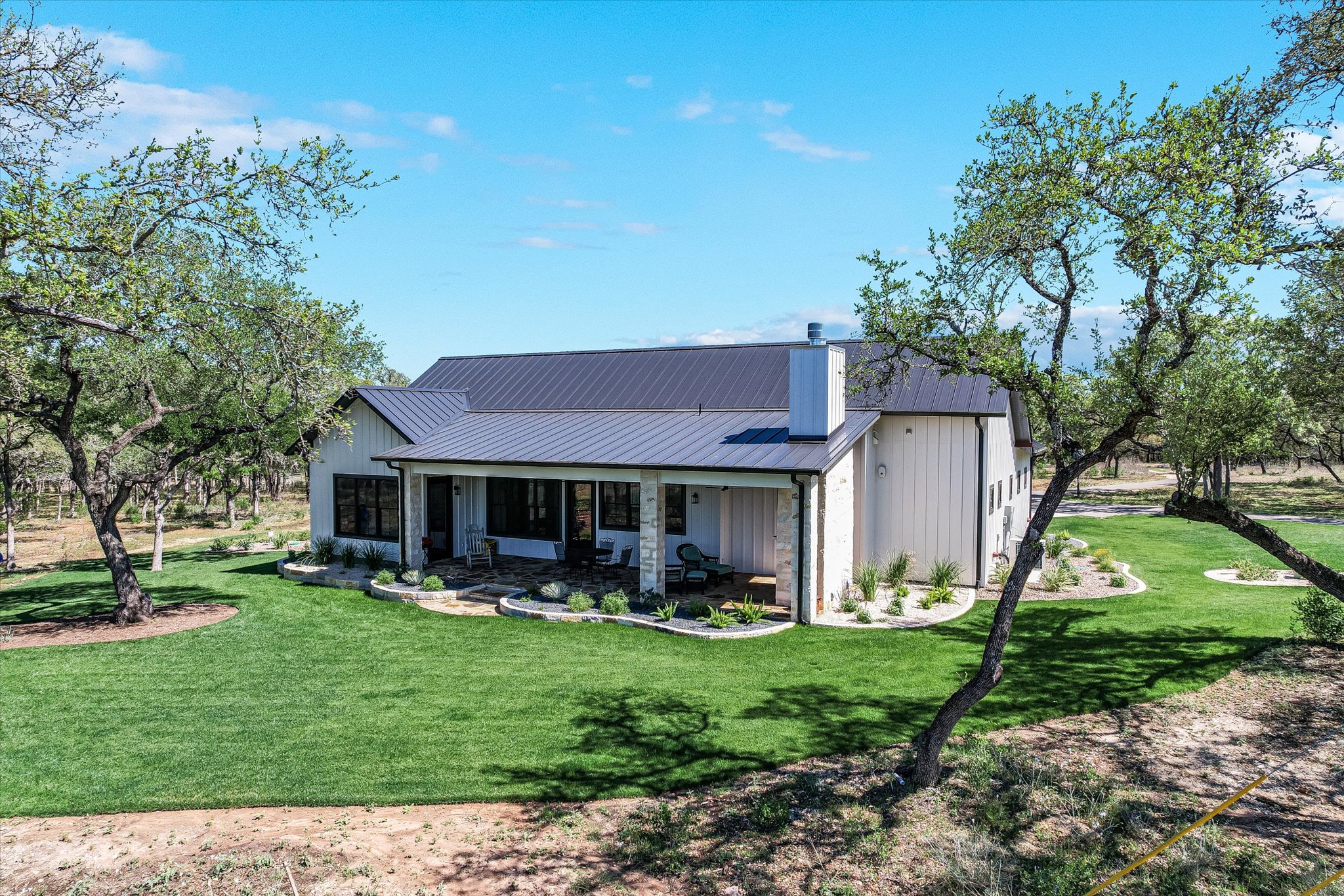 main property photo 25