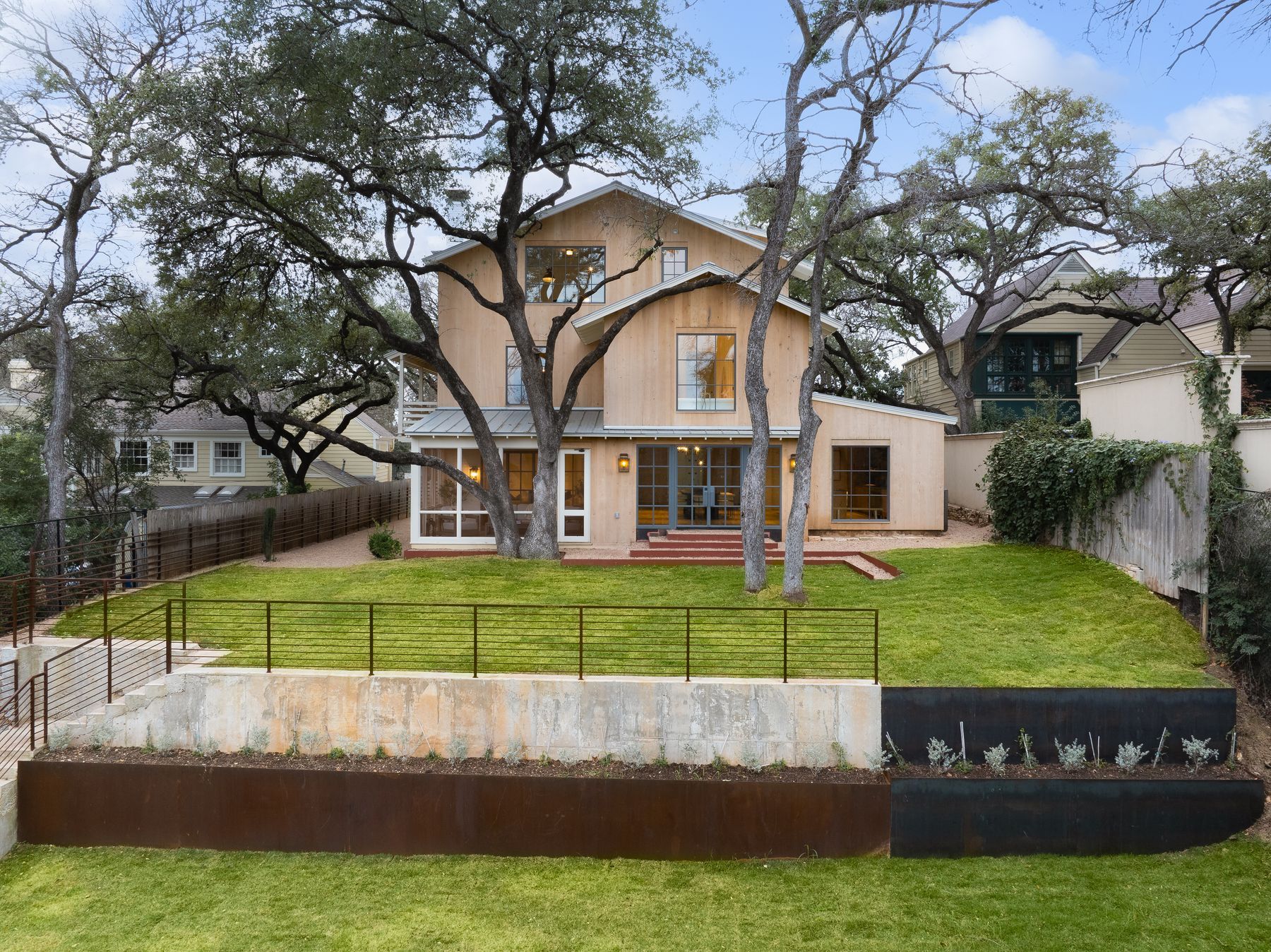 main property photo 32