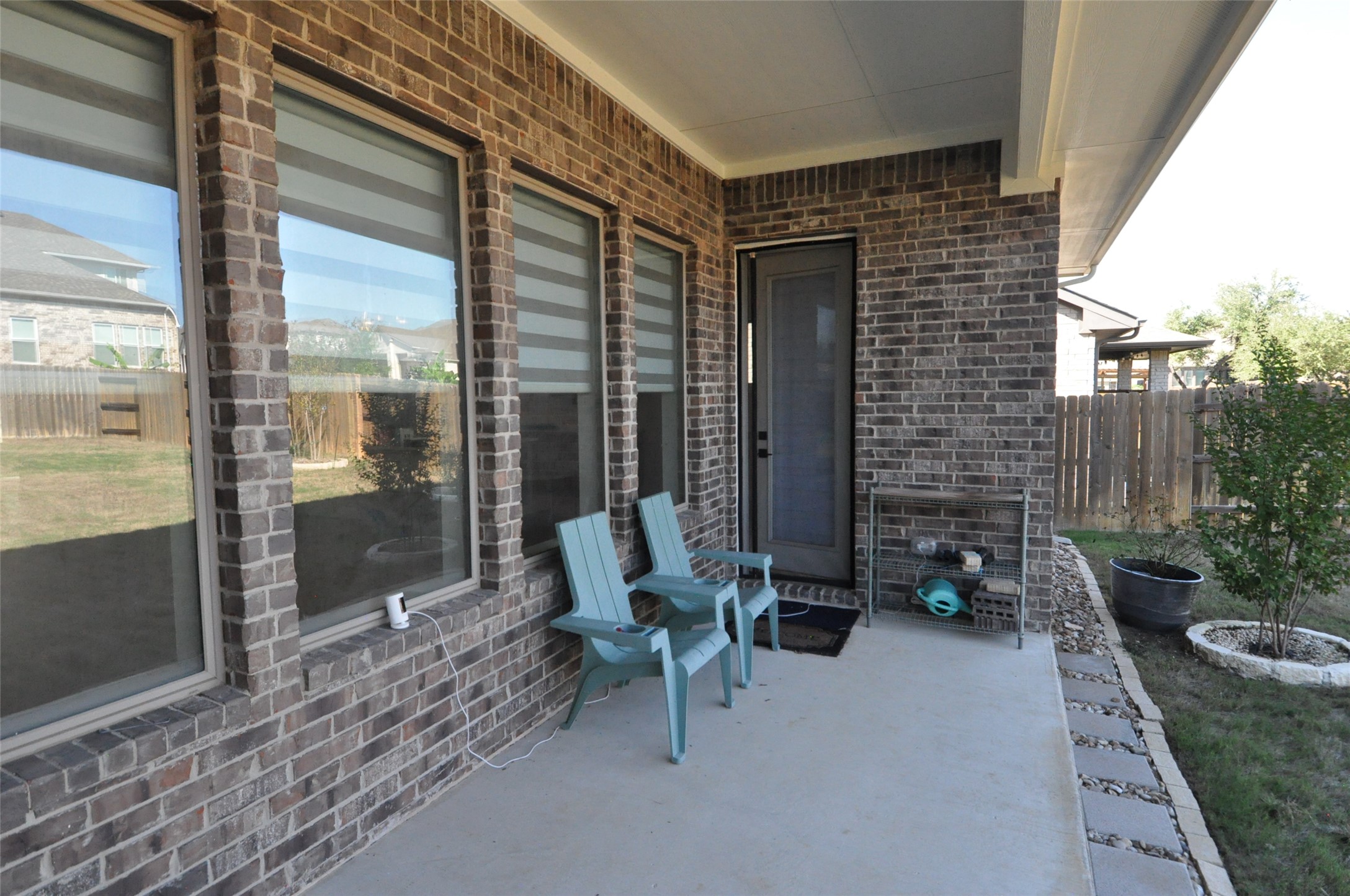 main property photo 25