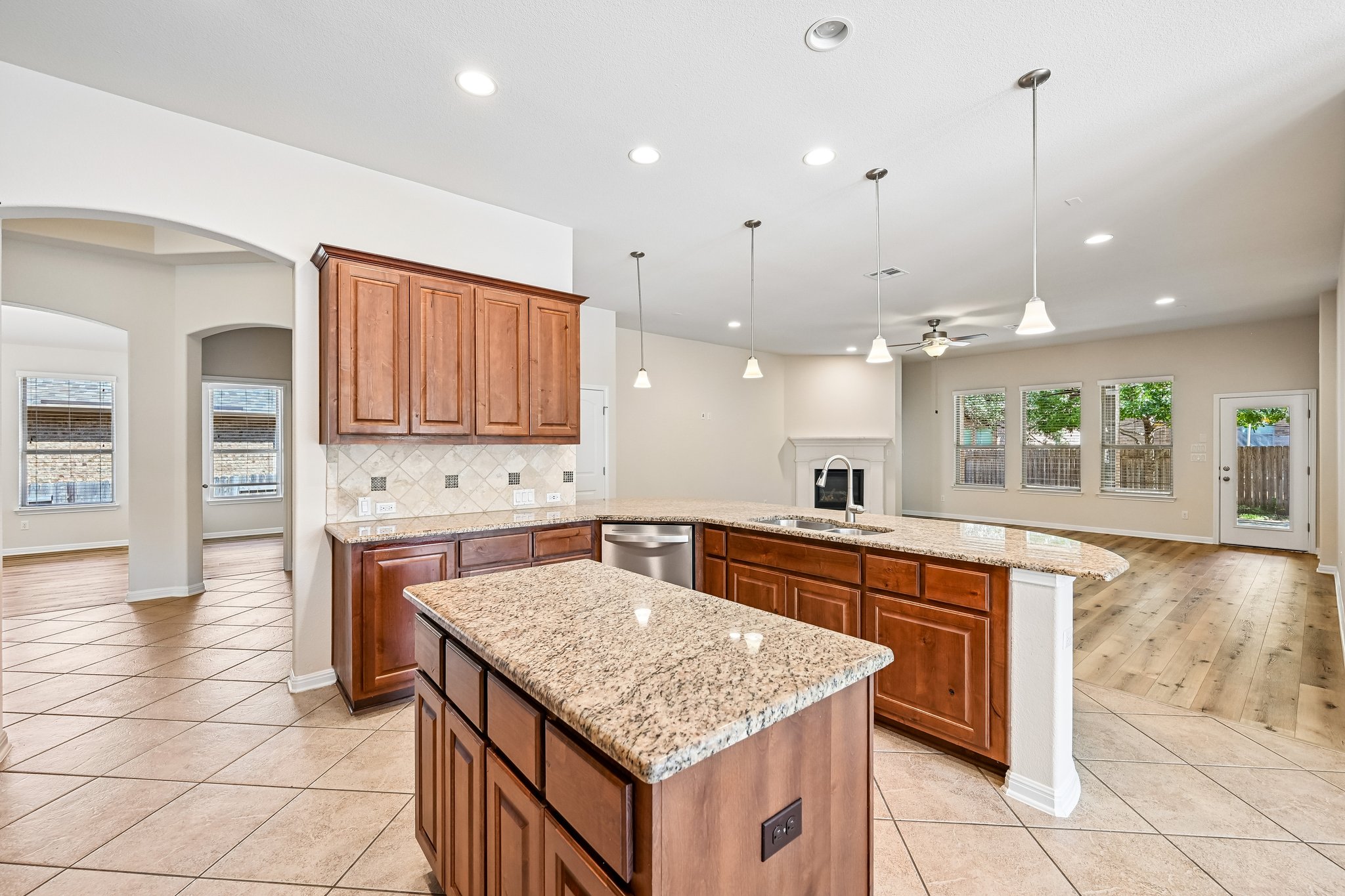 main property photo 5