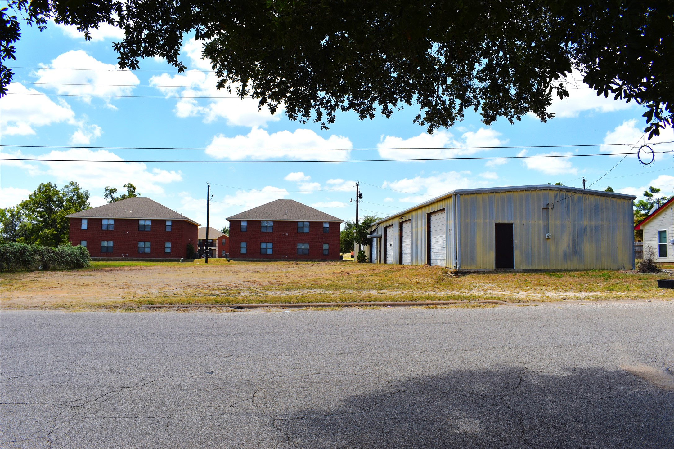 main property photo 14