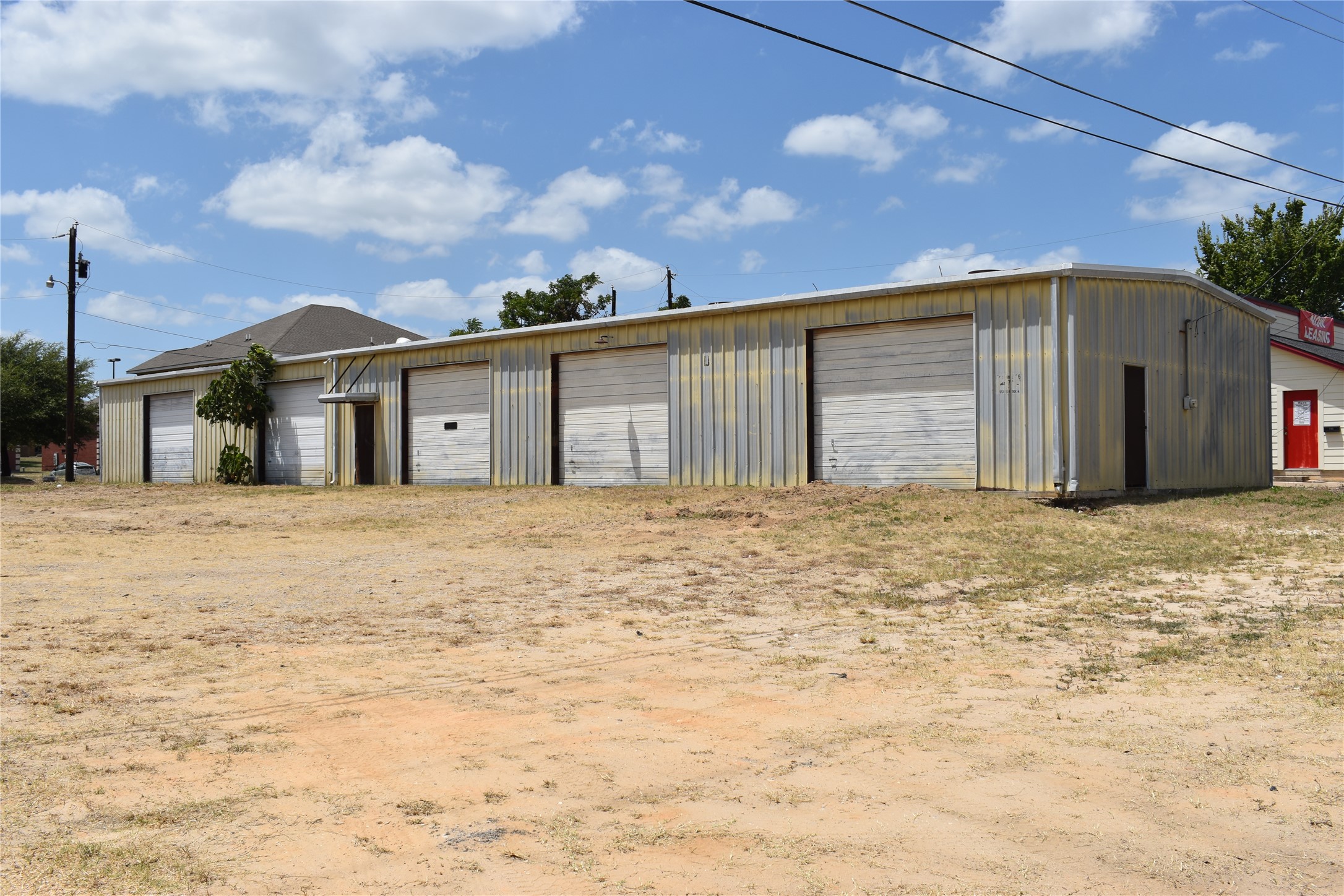main property photo 22