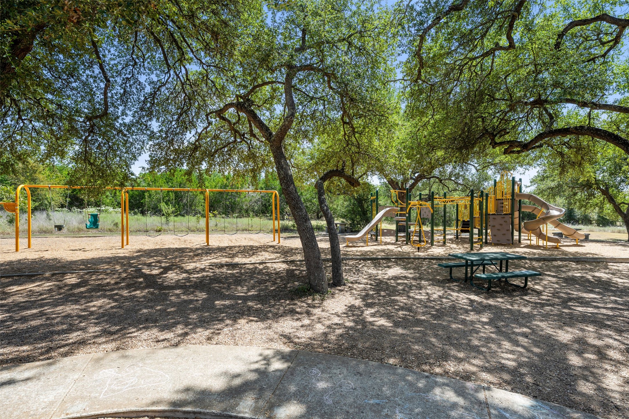 main property photo 28