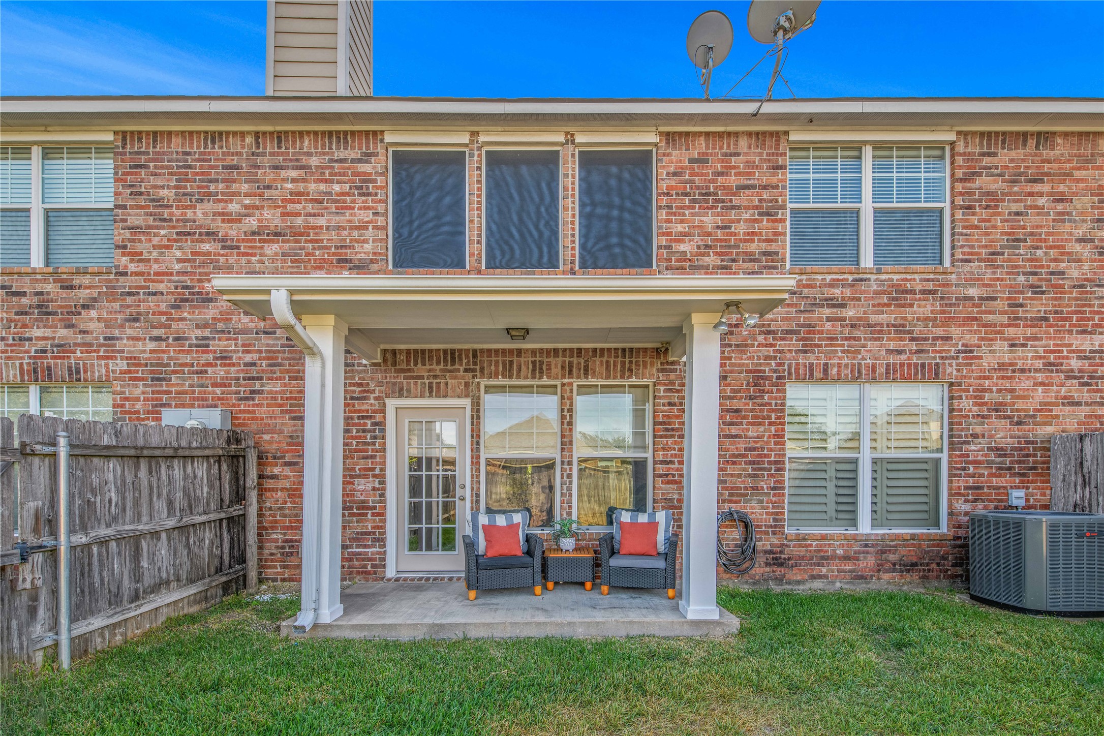 main property photo 27