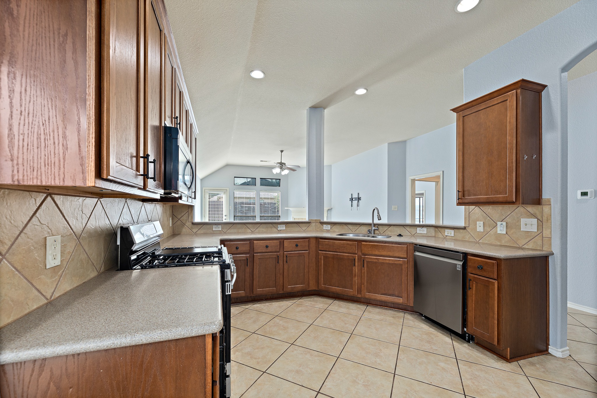 main property photo 12