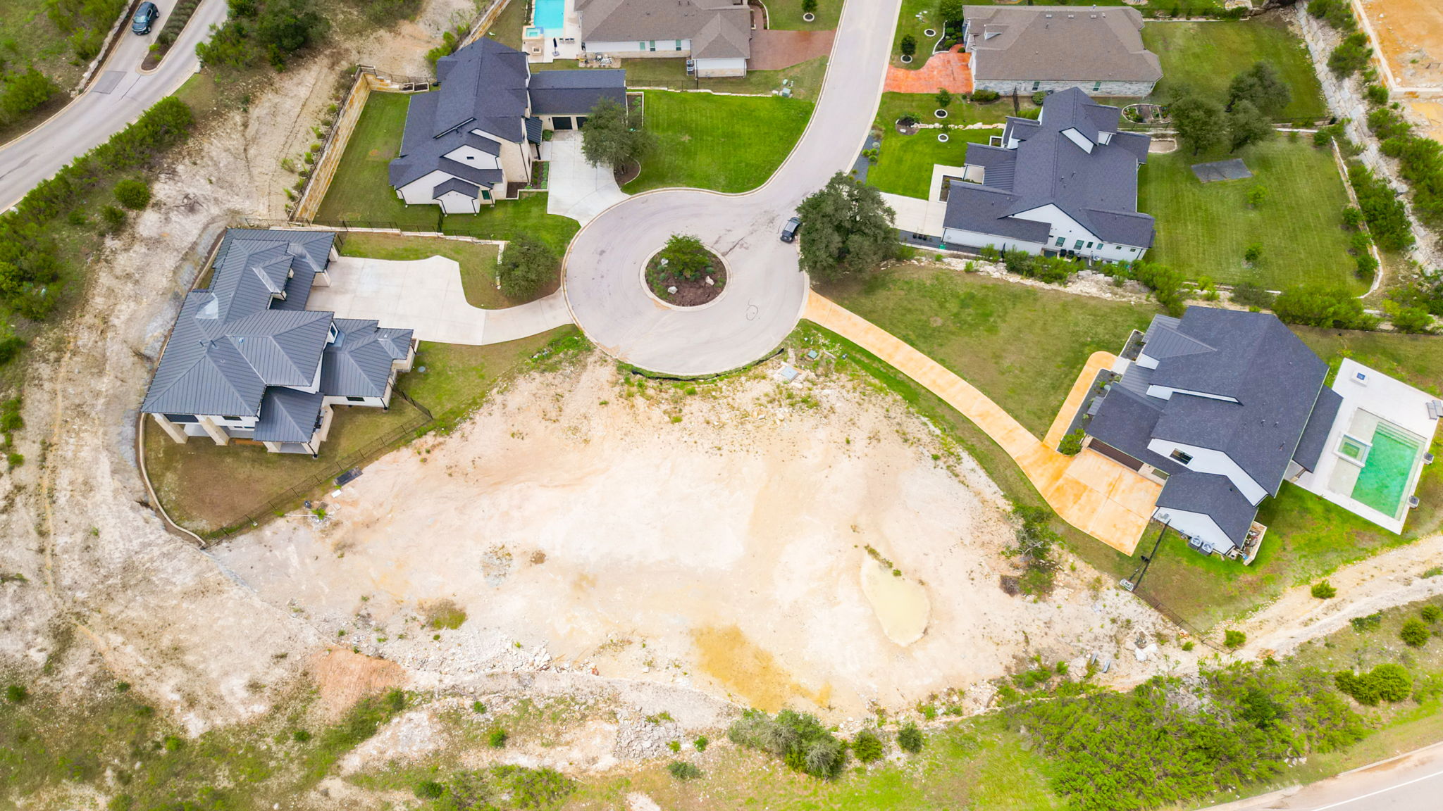 main property photo 28