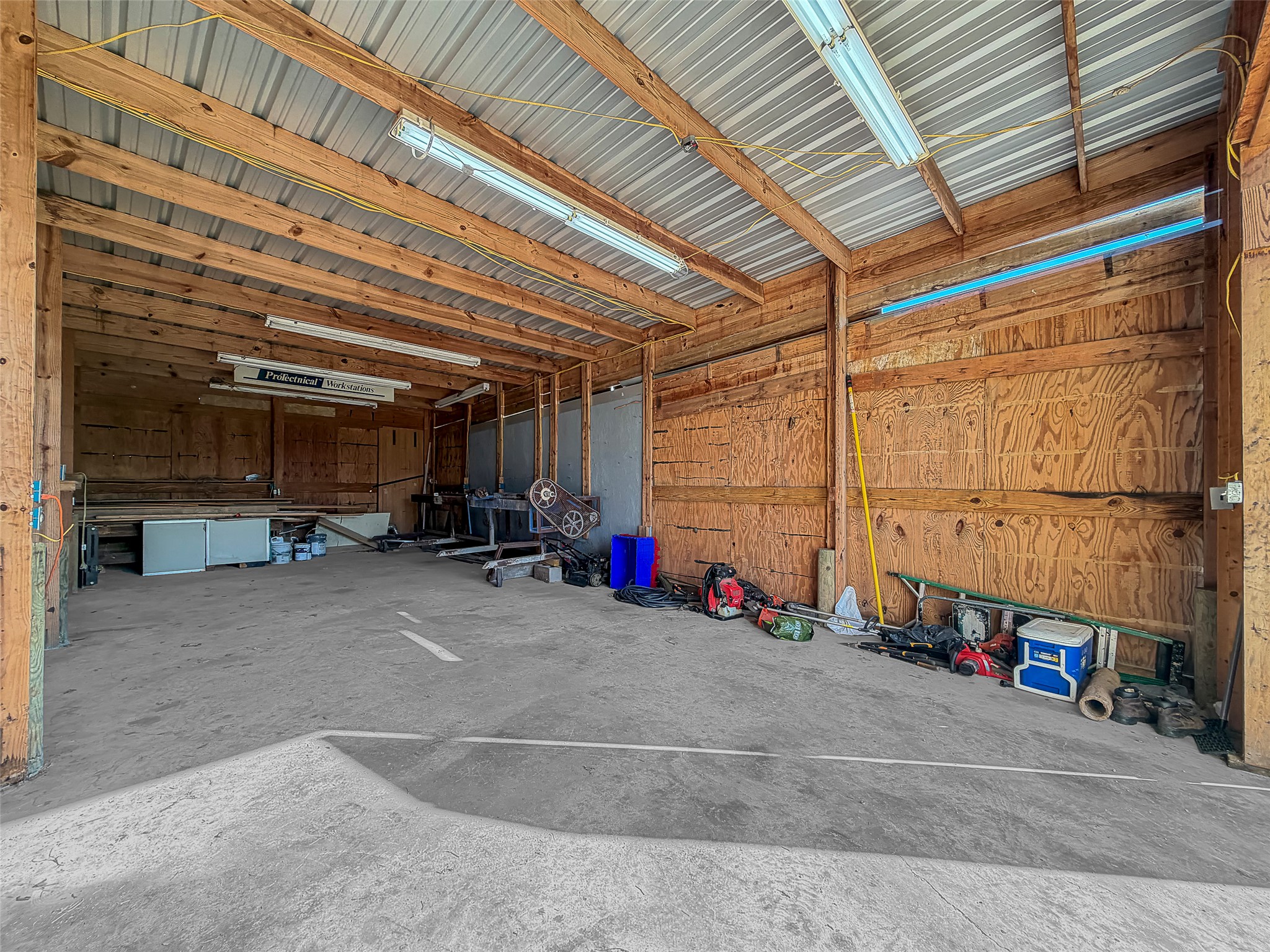 main property photo 17