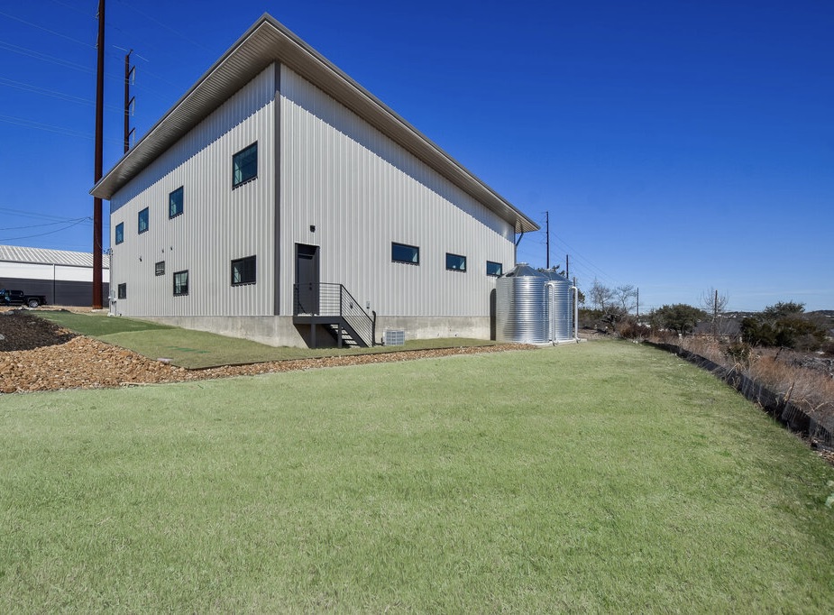 main property photo 5