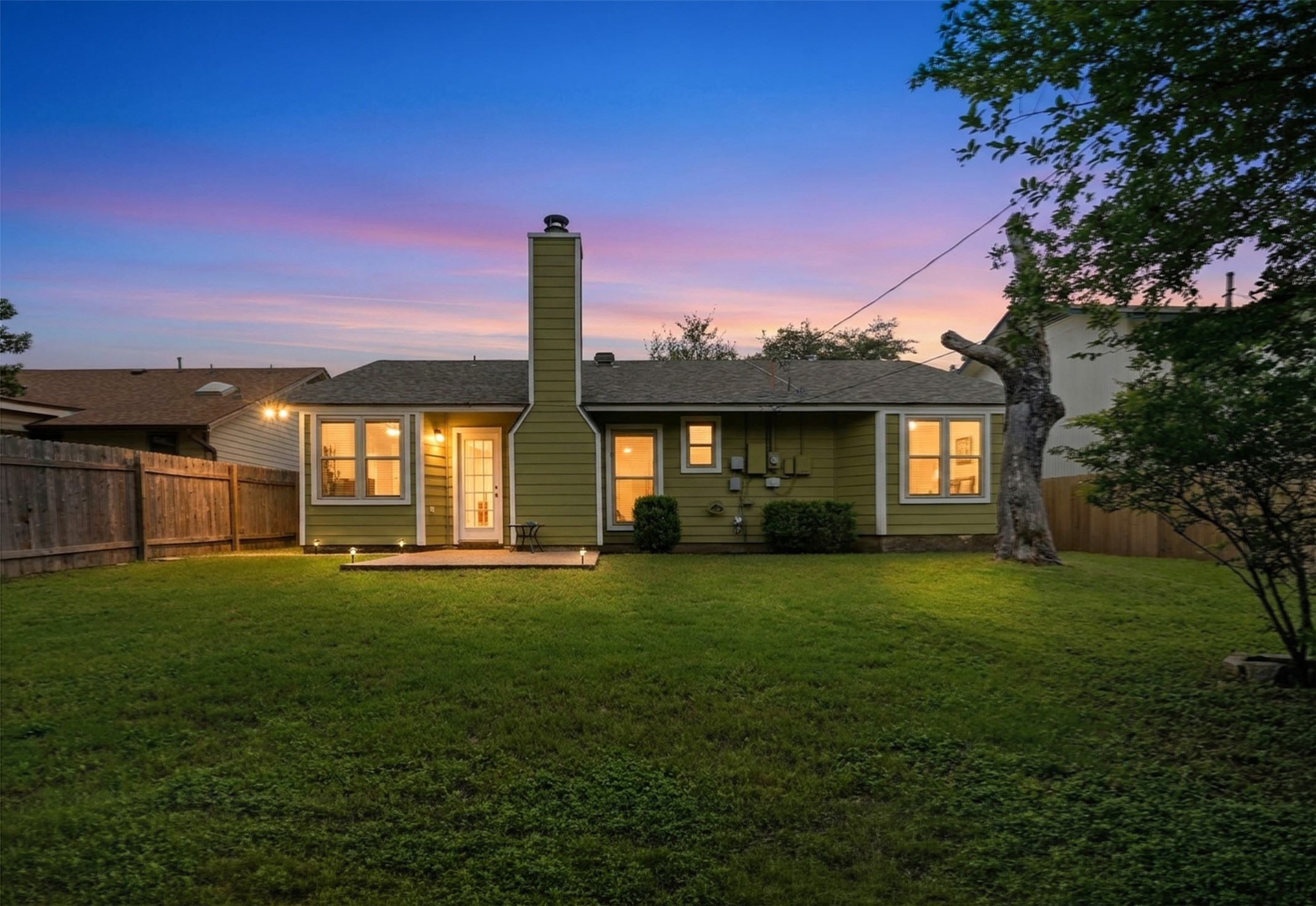main property photo 28
