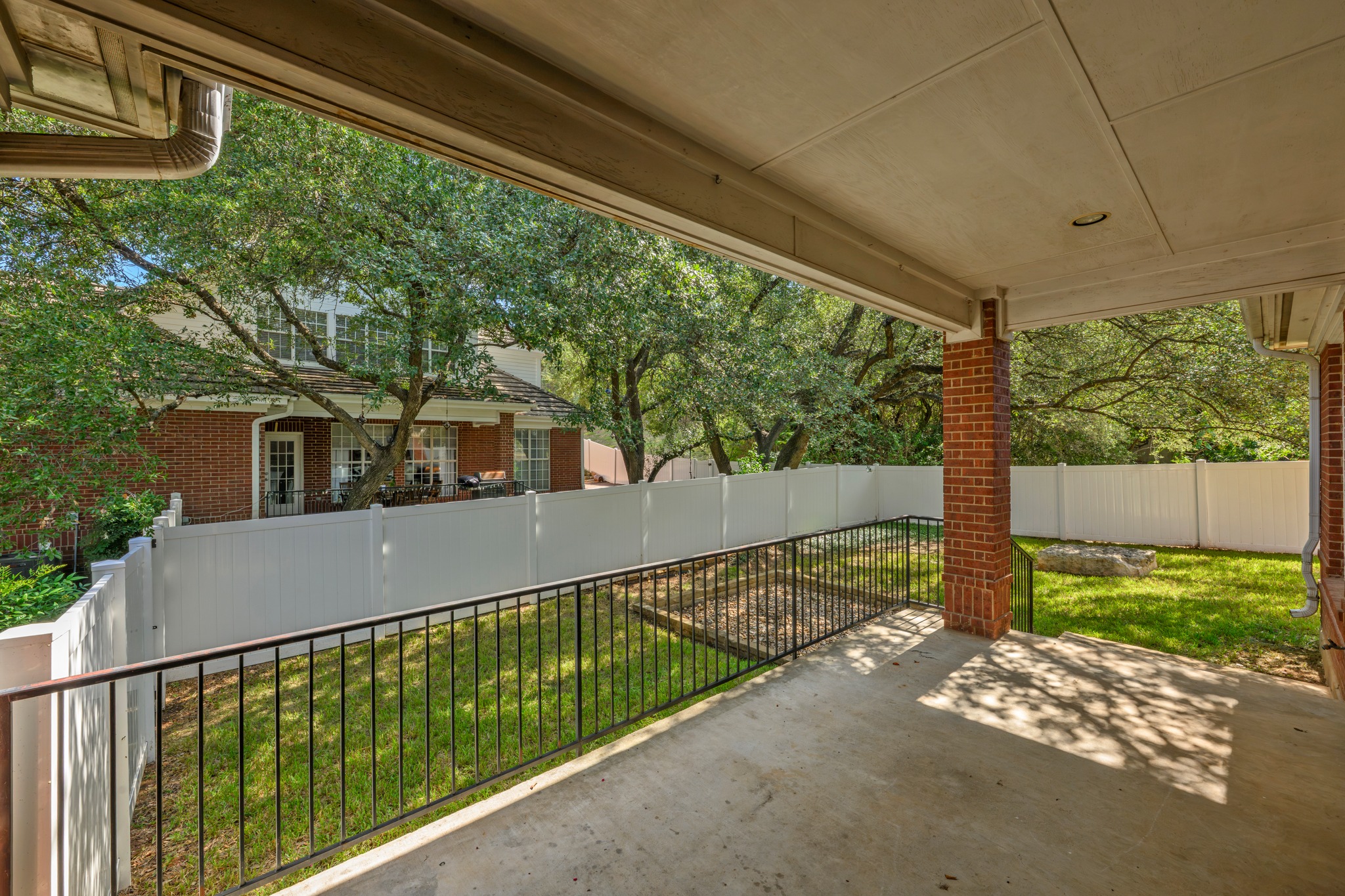 main property photo 29