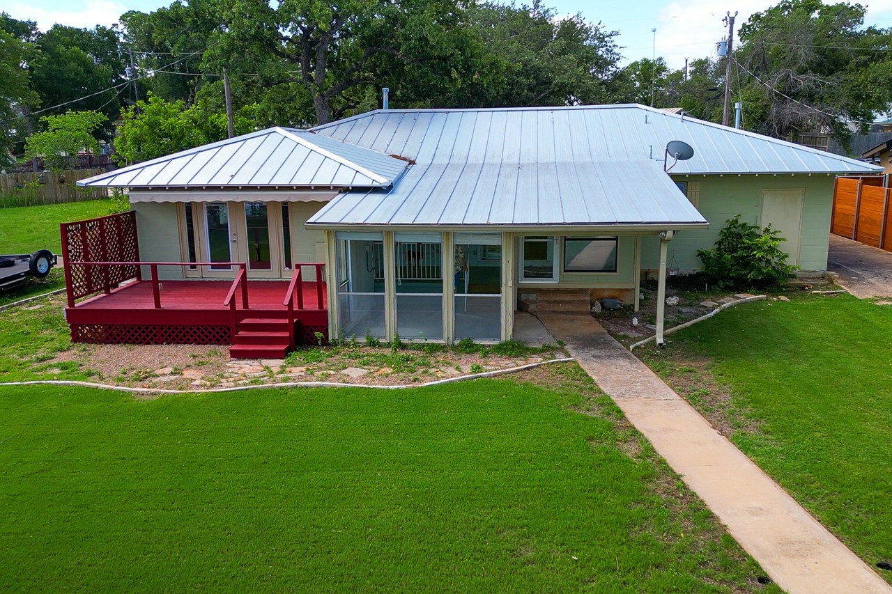 main property photo 32
