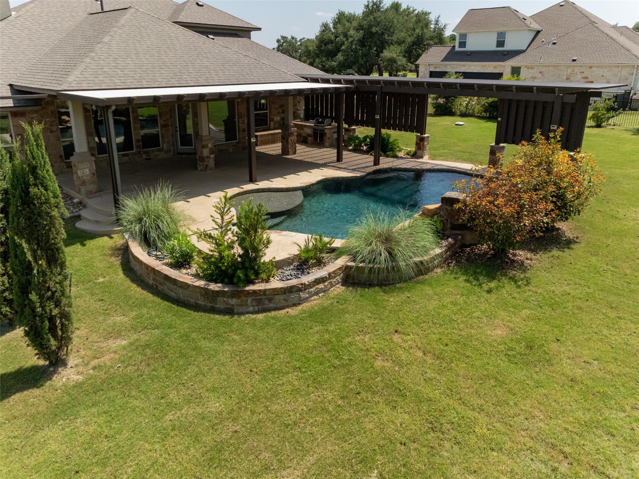 main property photo 32