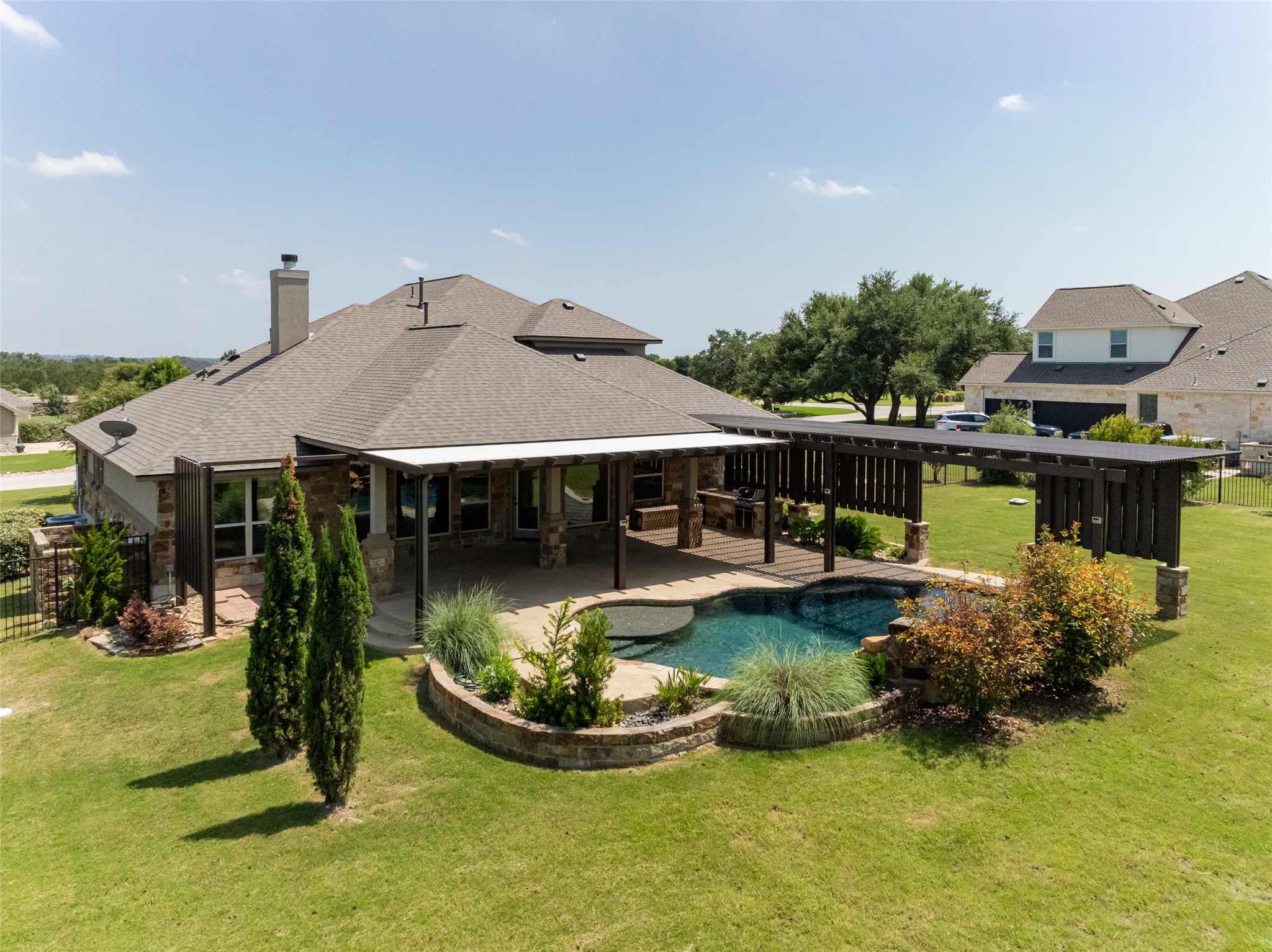 main property photo 34