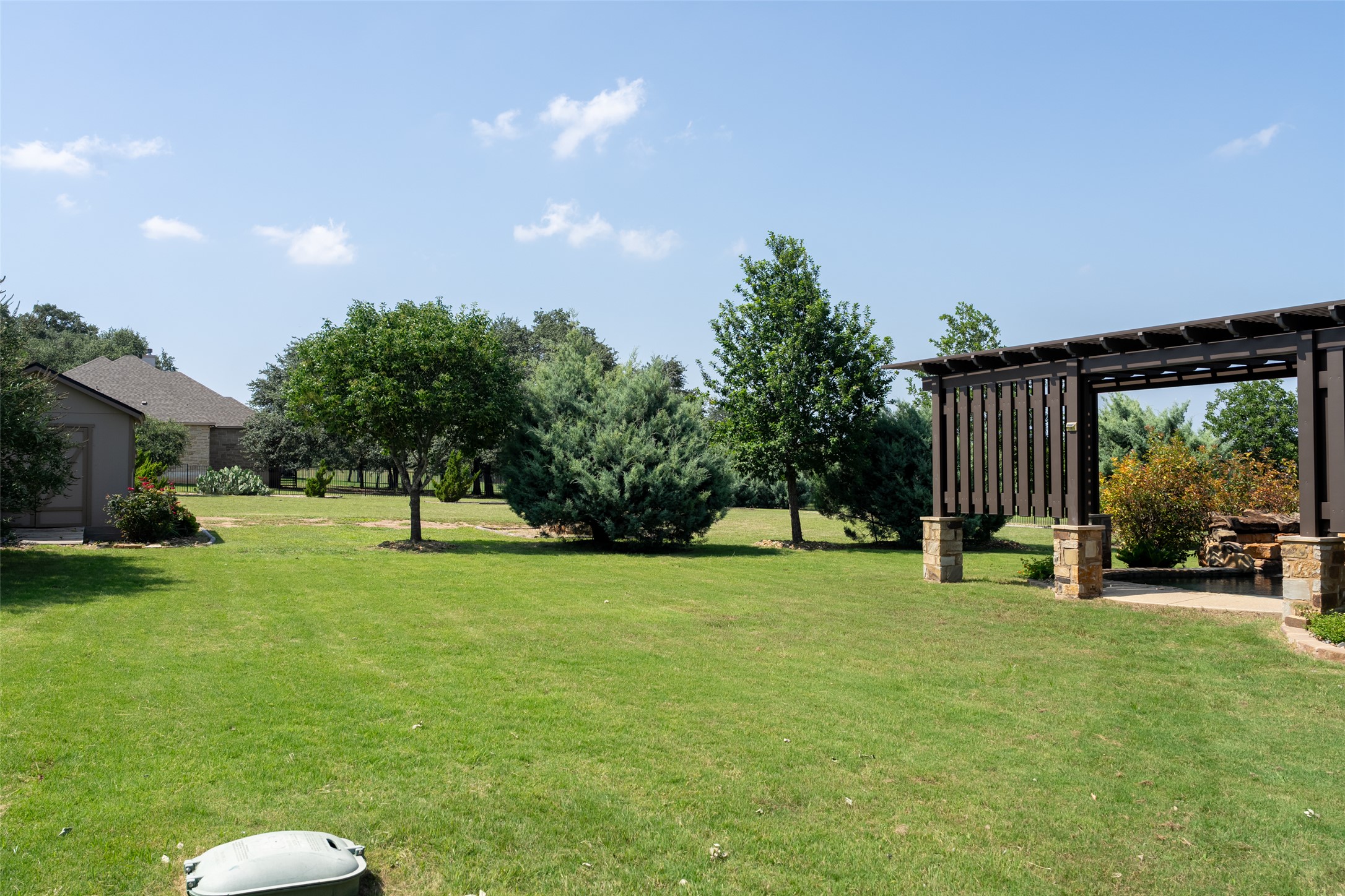 main property photo 37
