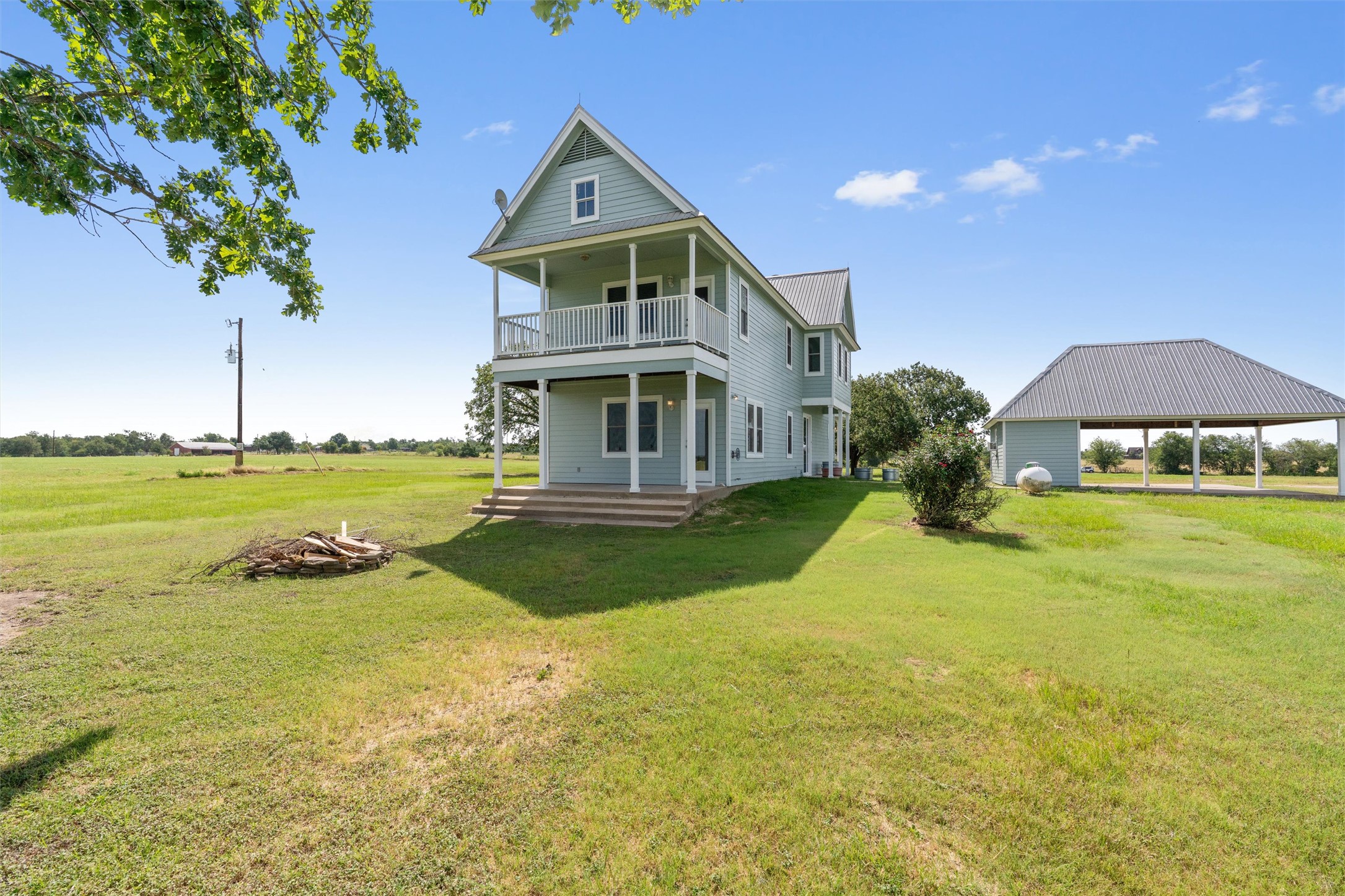 main property photo 28