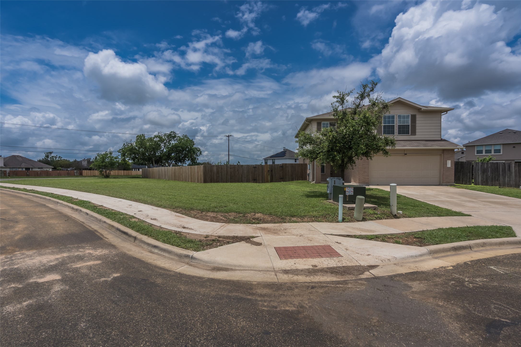 main property photo 25