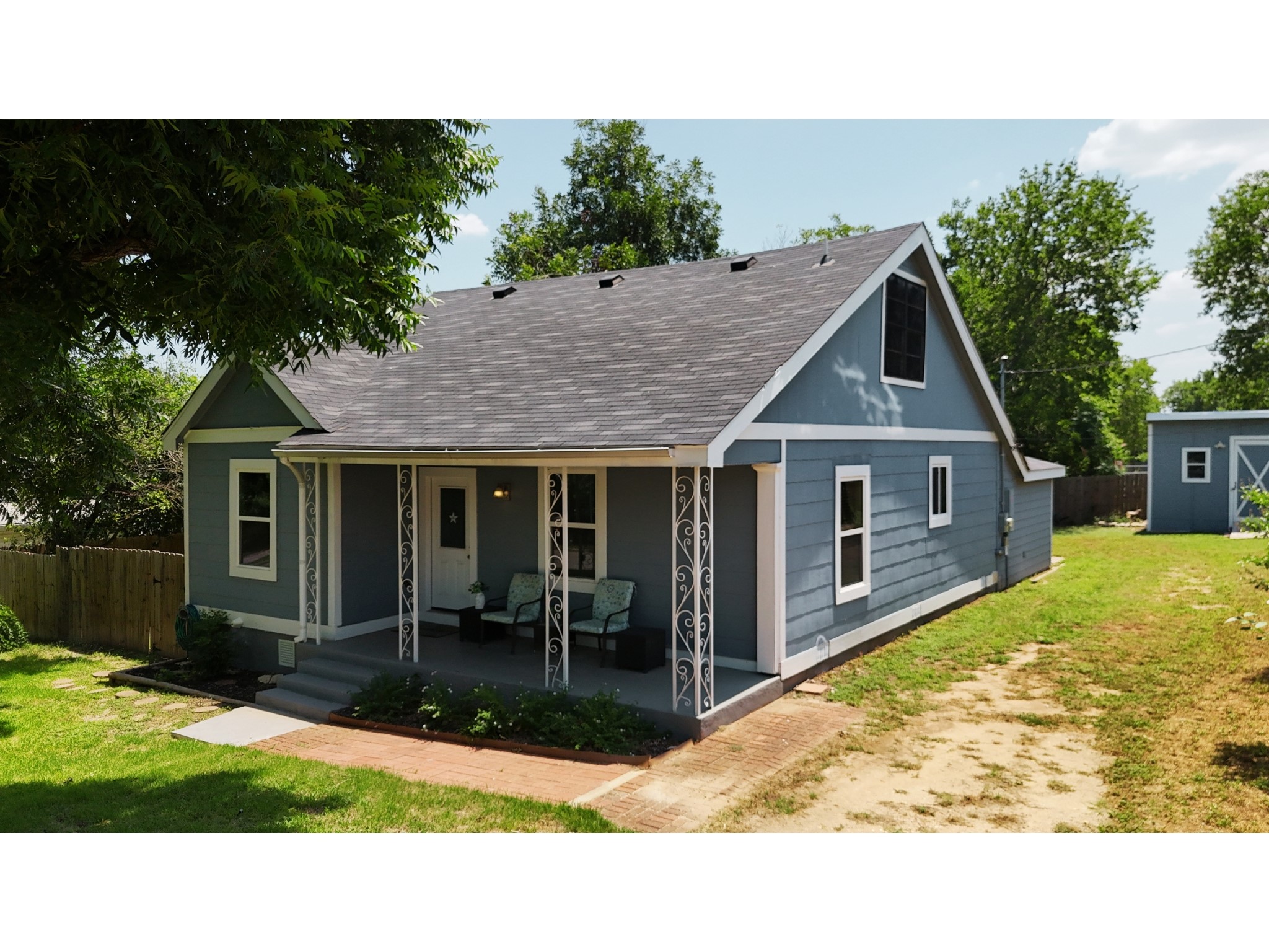main property photo 22