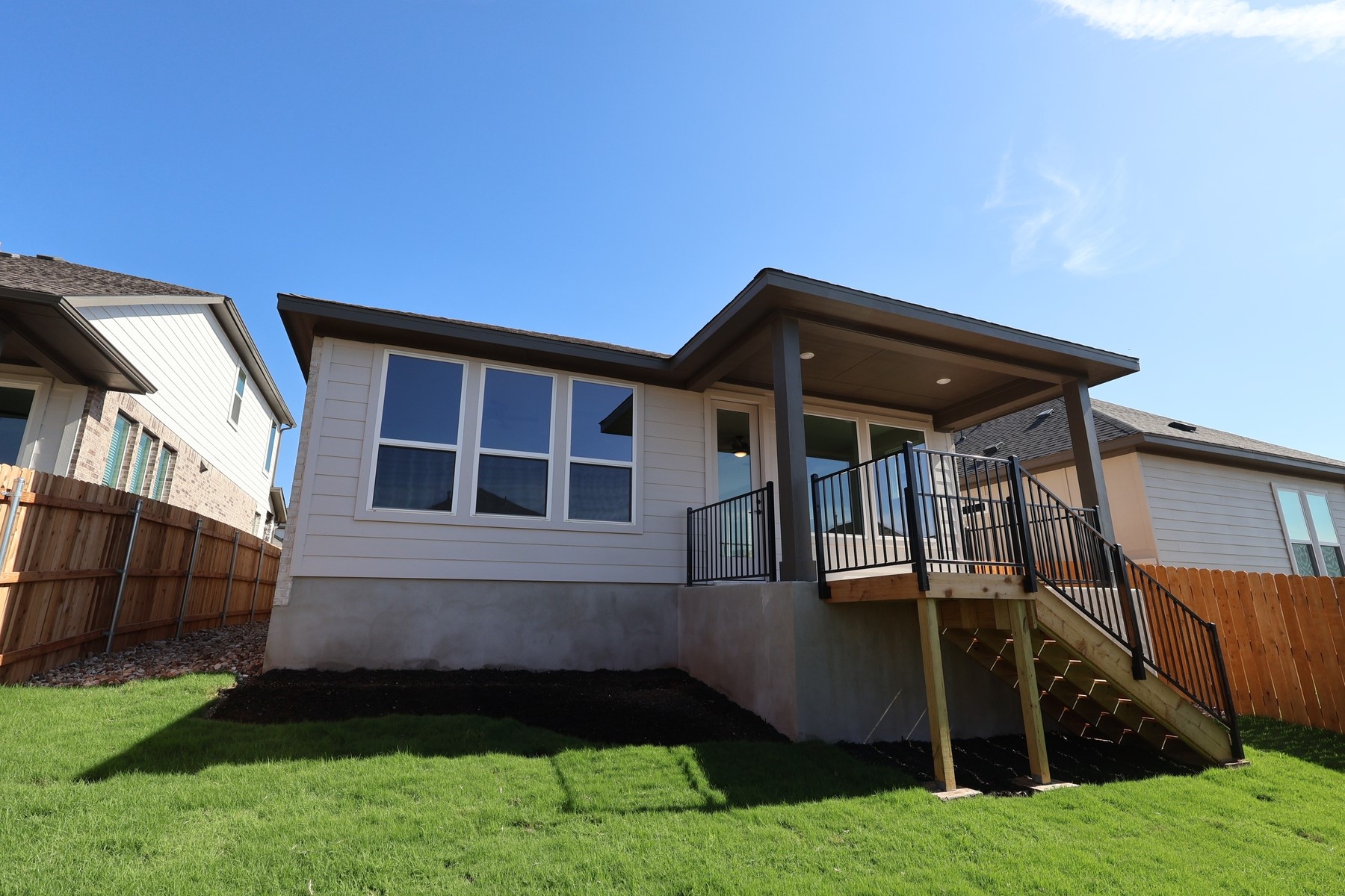 main property photo 16
