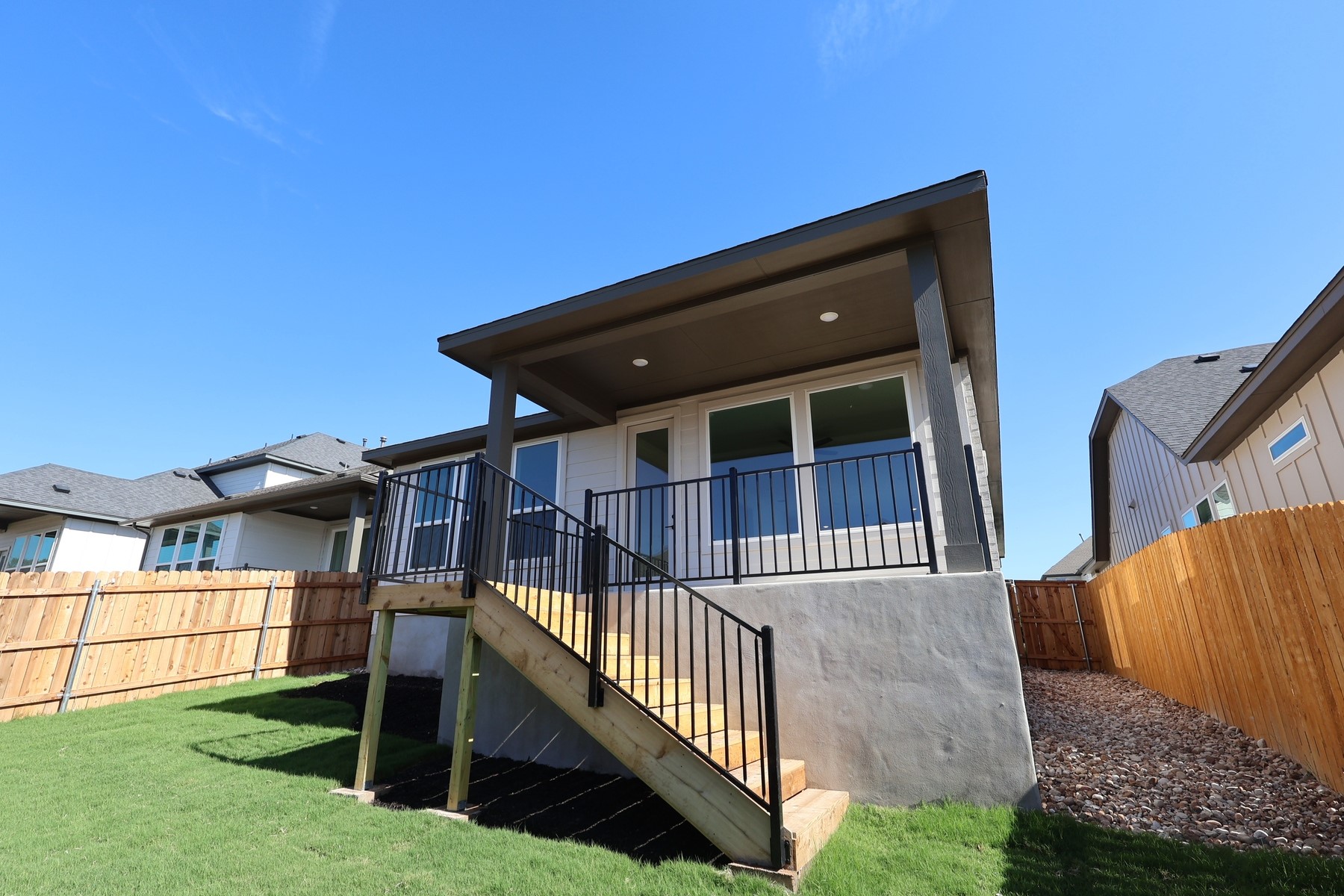 main property photo 17