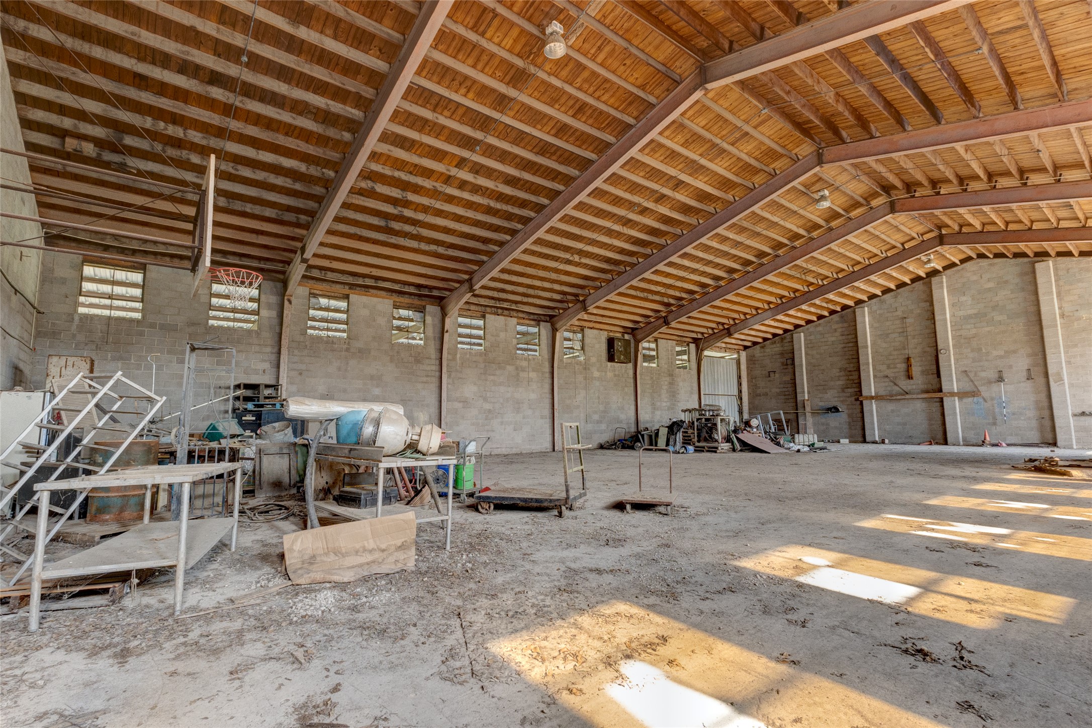 main property photo 16