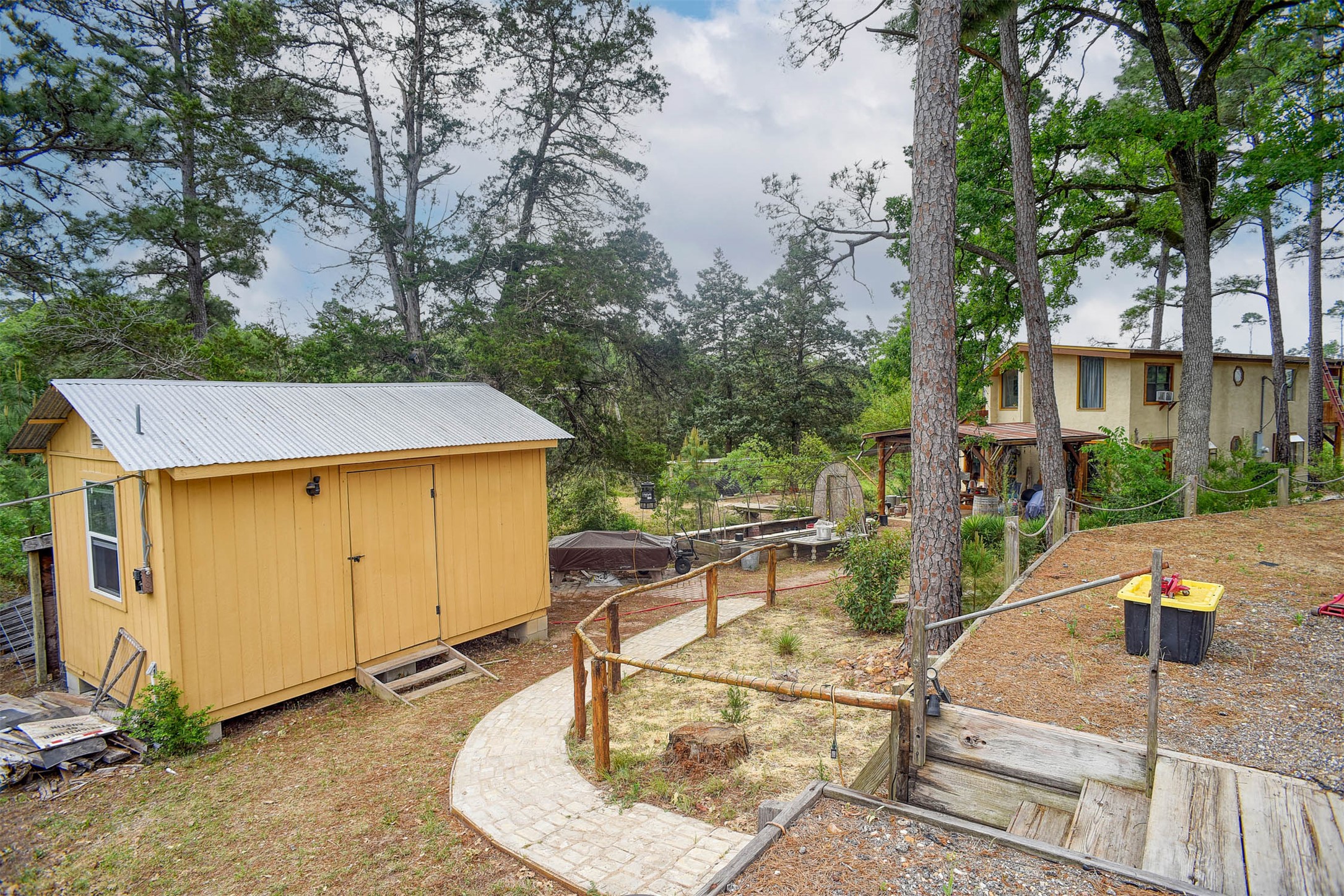 main property photo 14