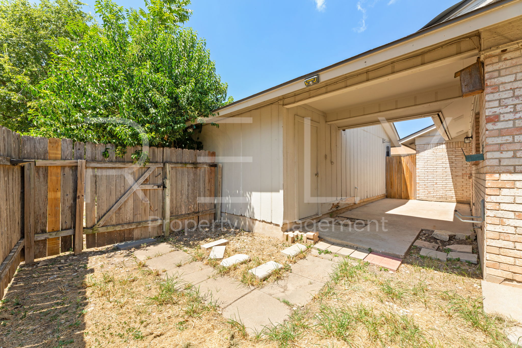 main property photo 24