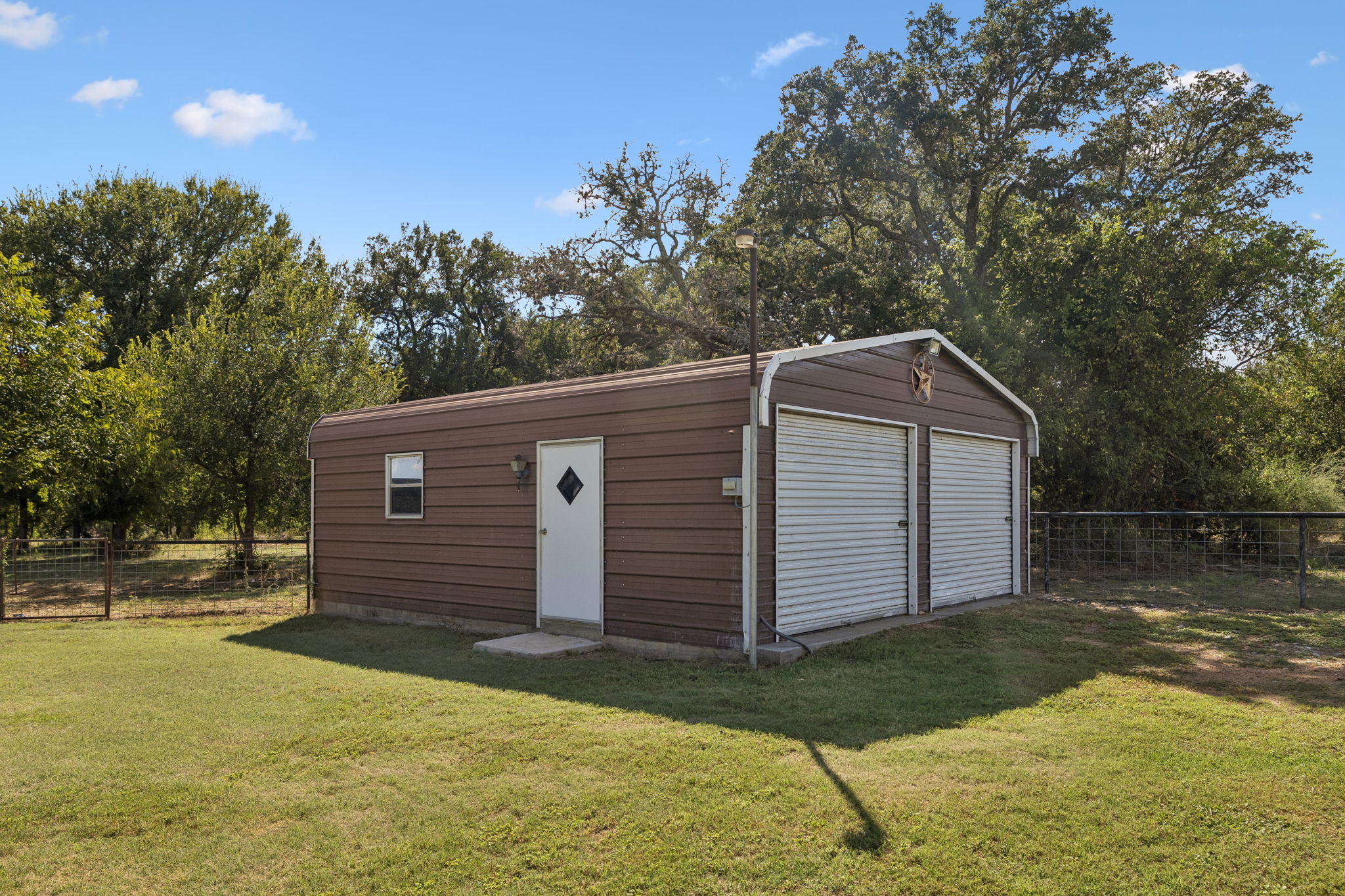 main property photo 23