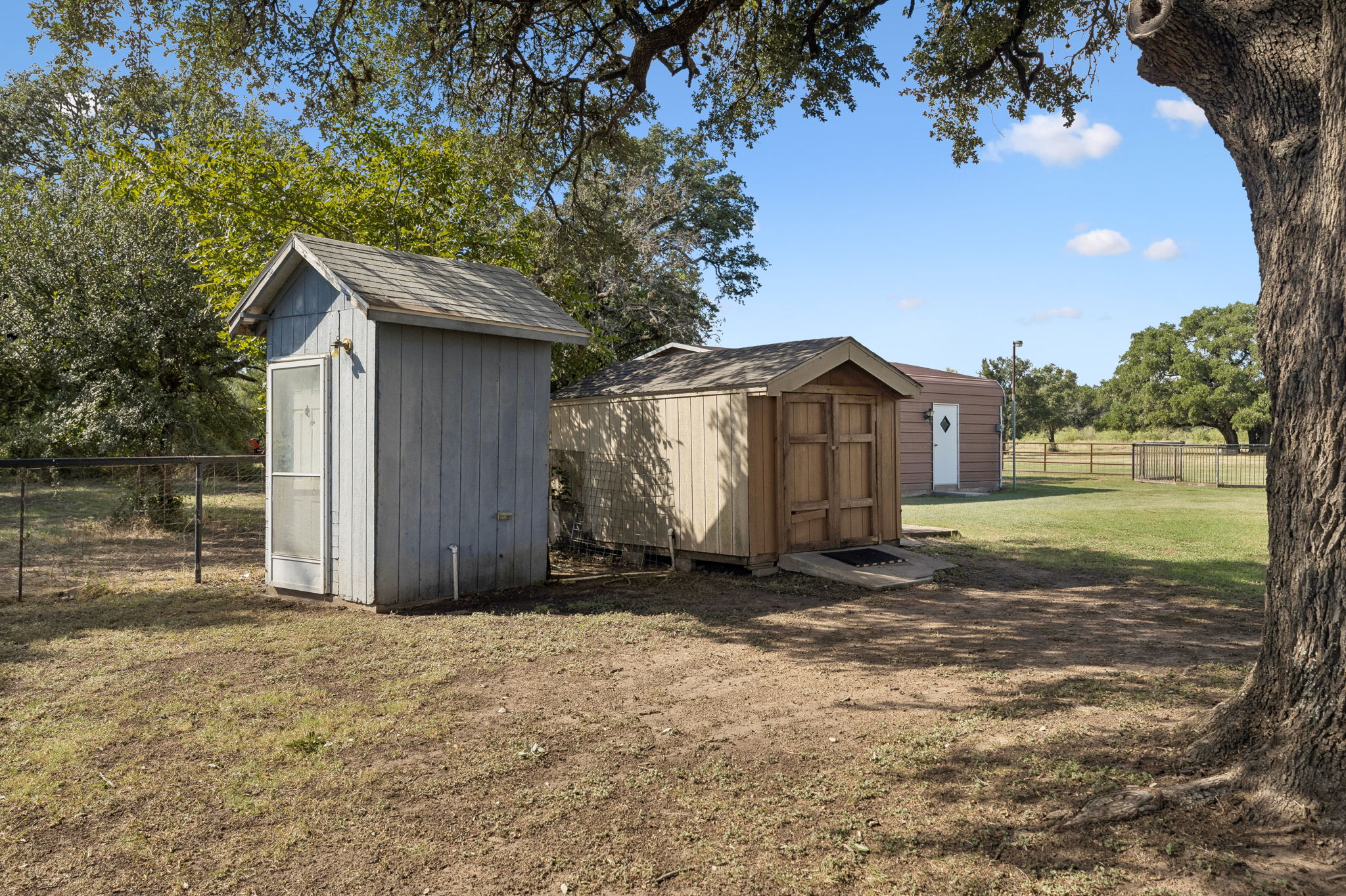 main property photo 25