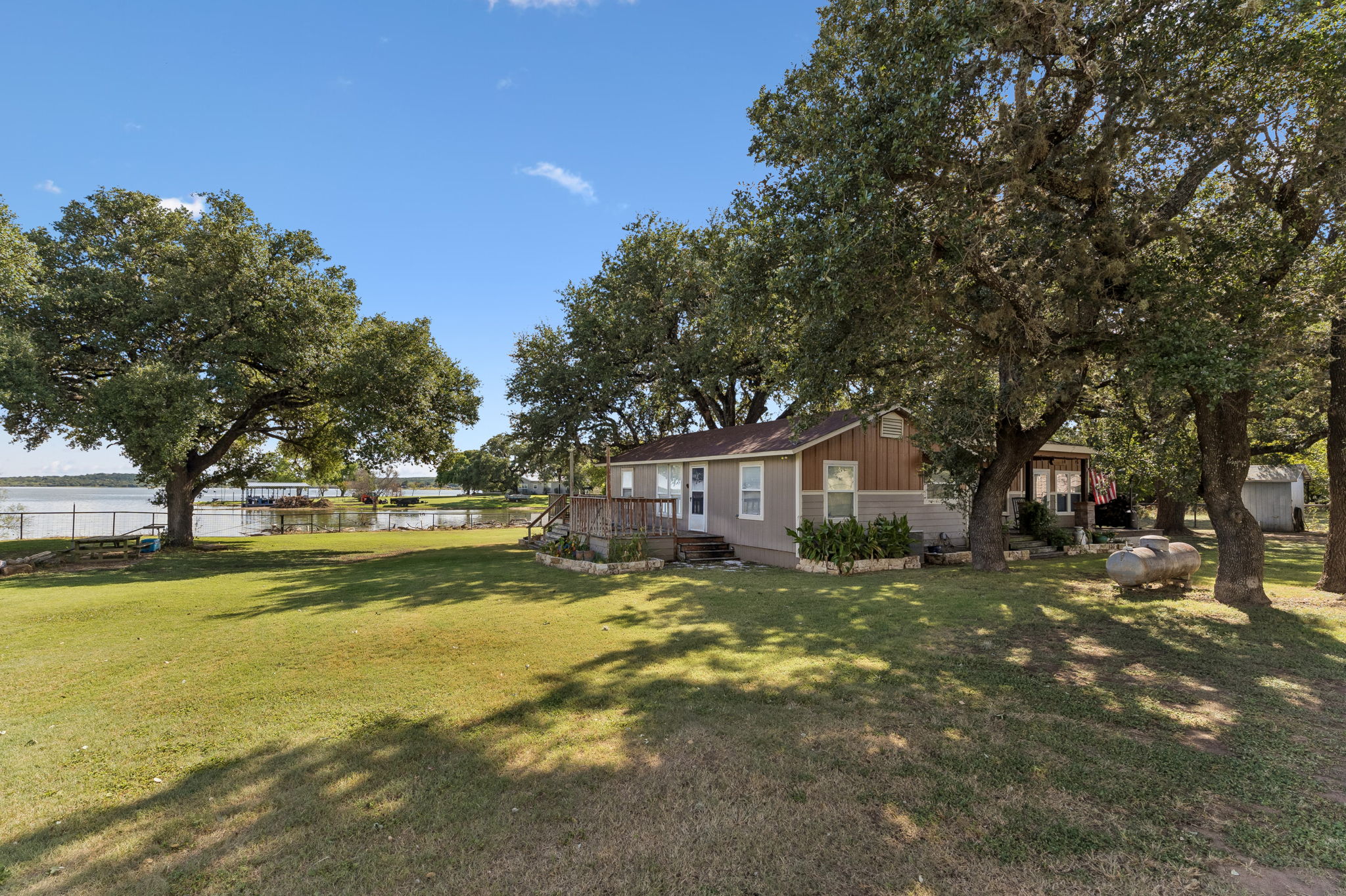 main property photo 31
