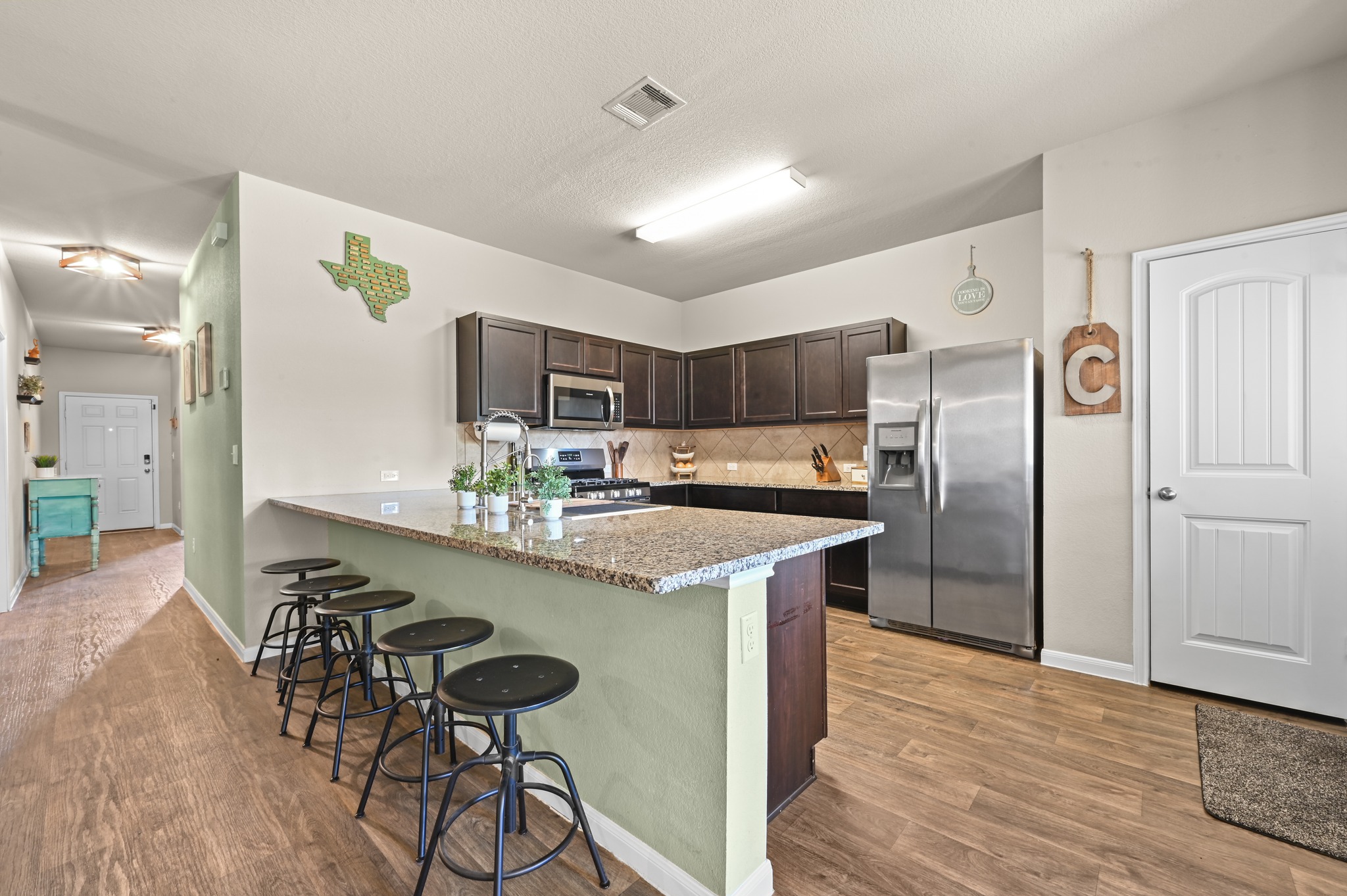 main property photo 8