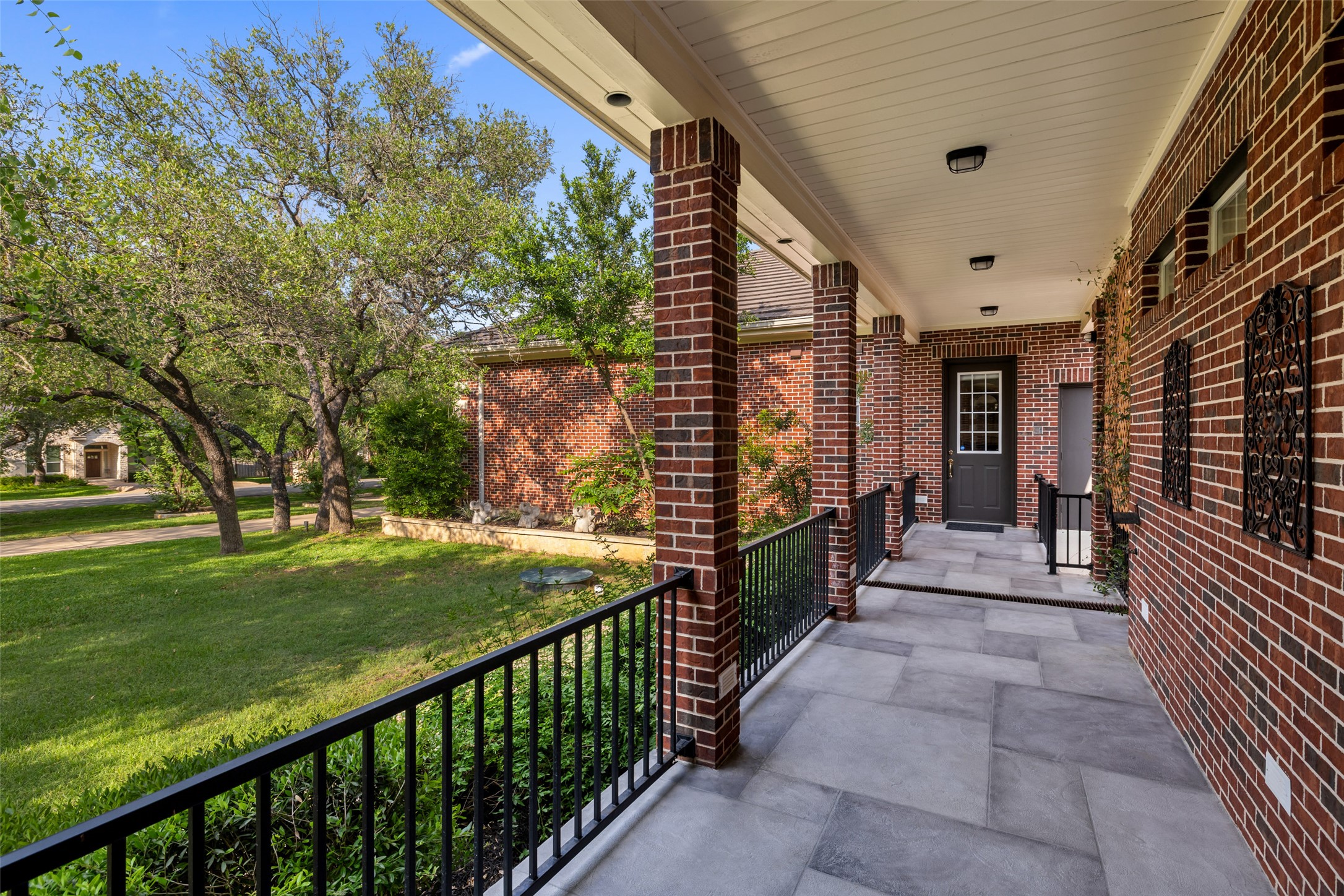 main property photo 27
