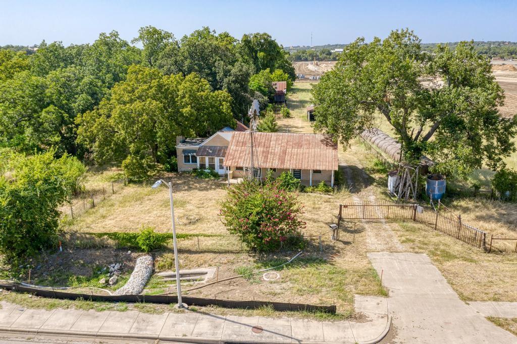 main property photo 6