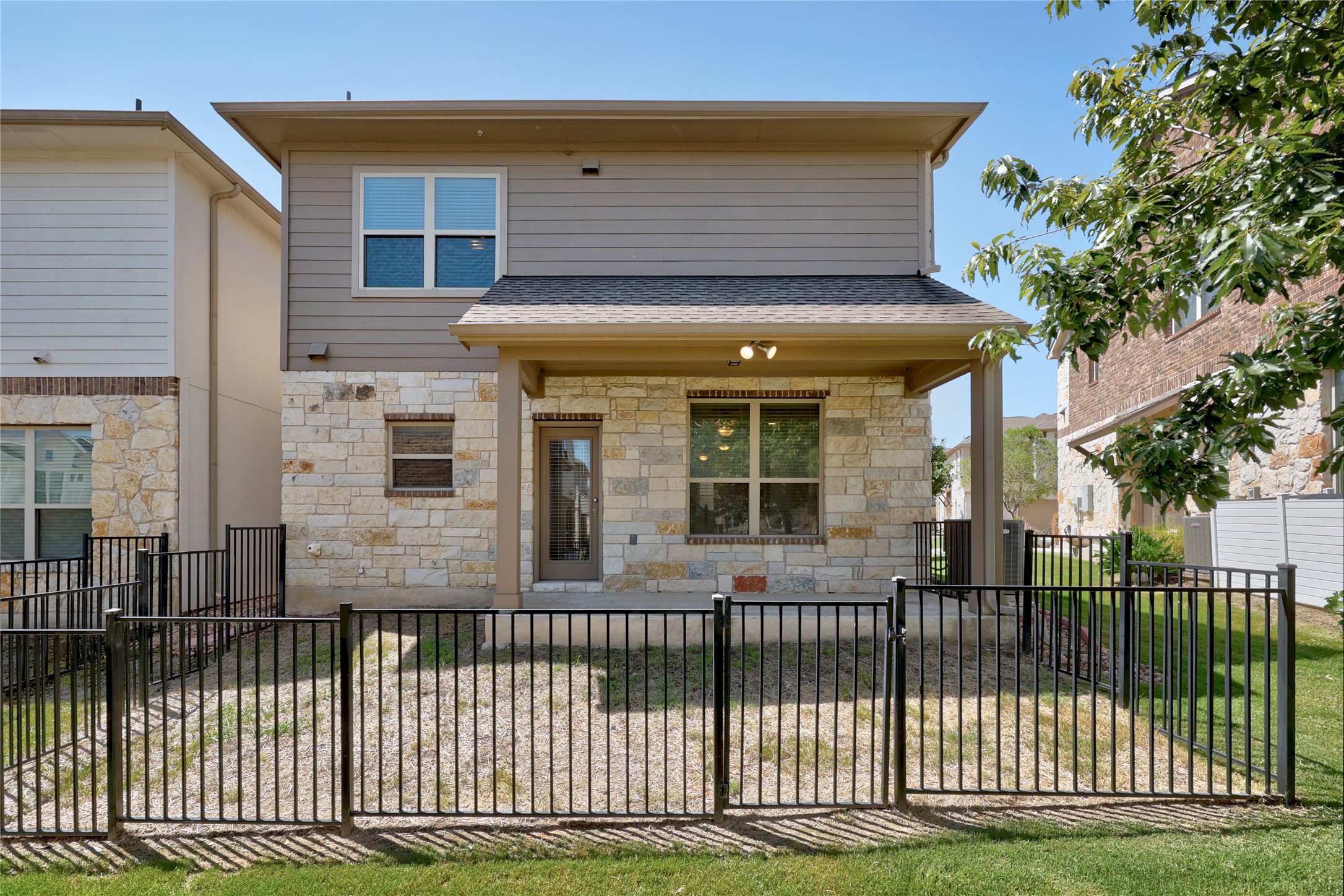 main property photo 18