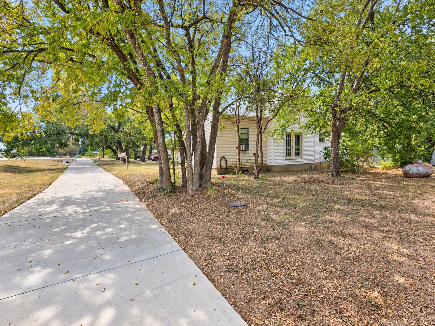 main property photo 10