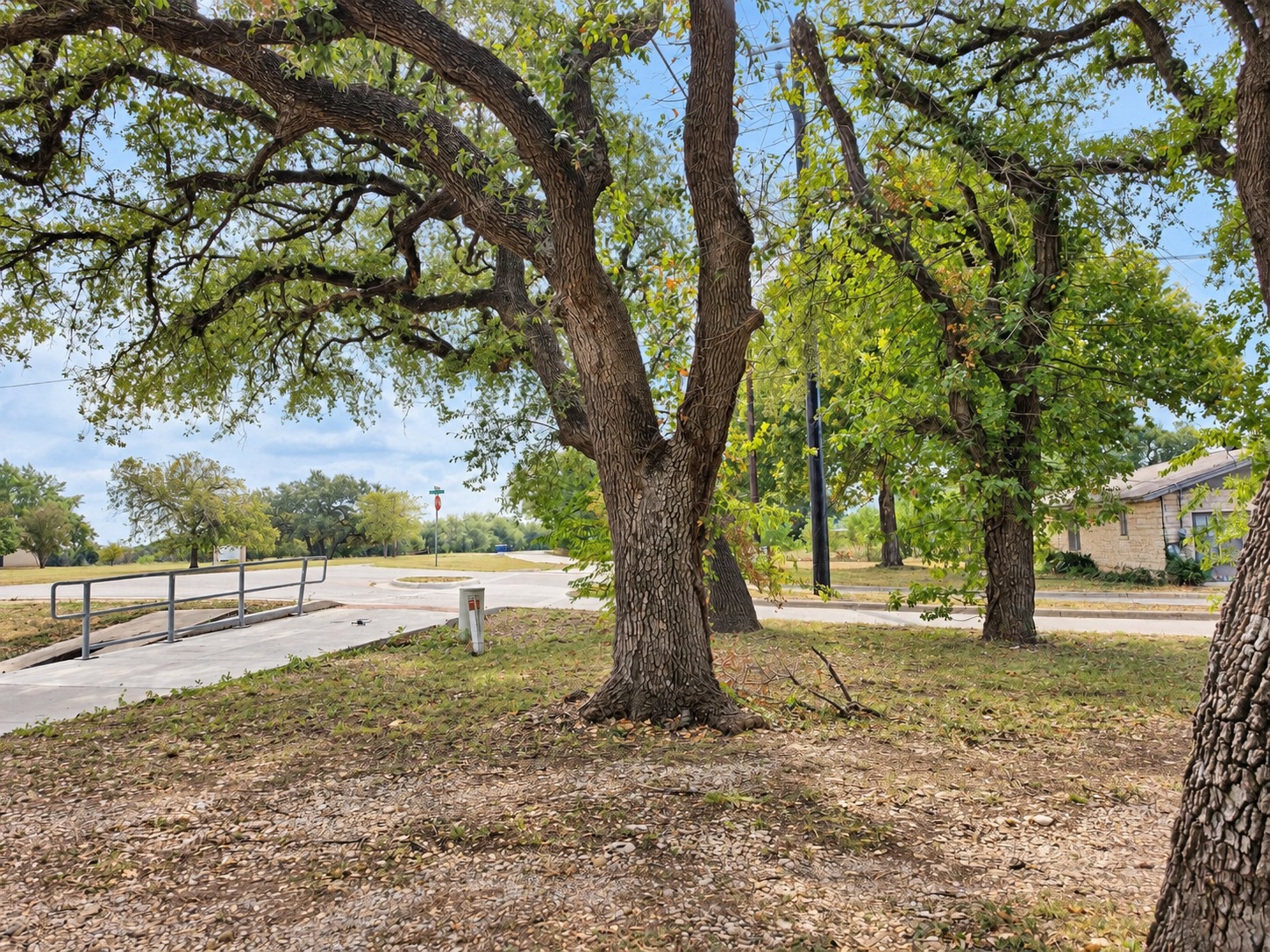 main property photo 11