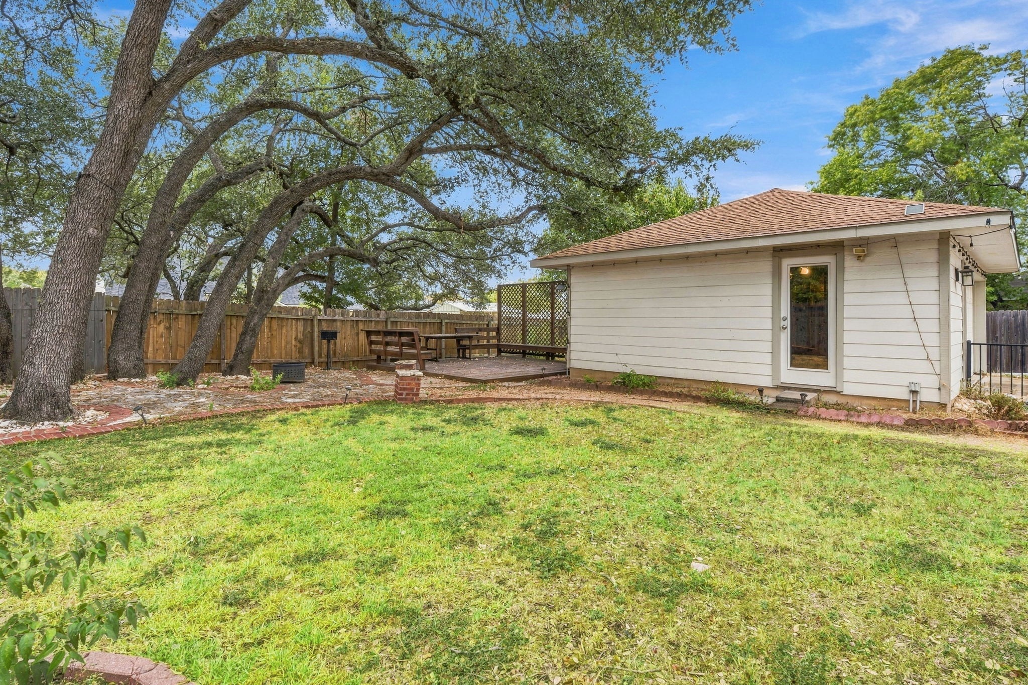 main property photo 33