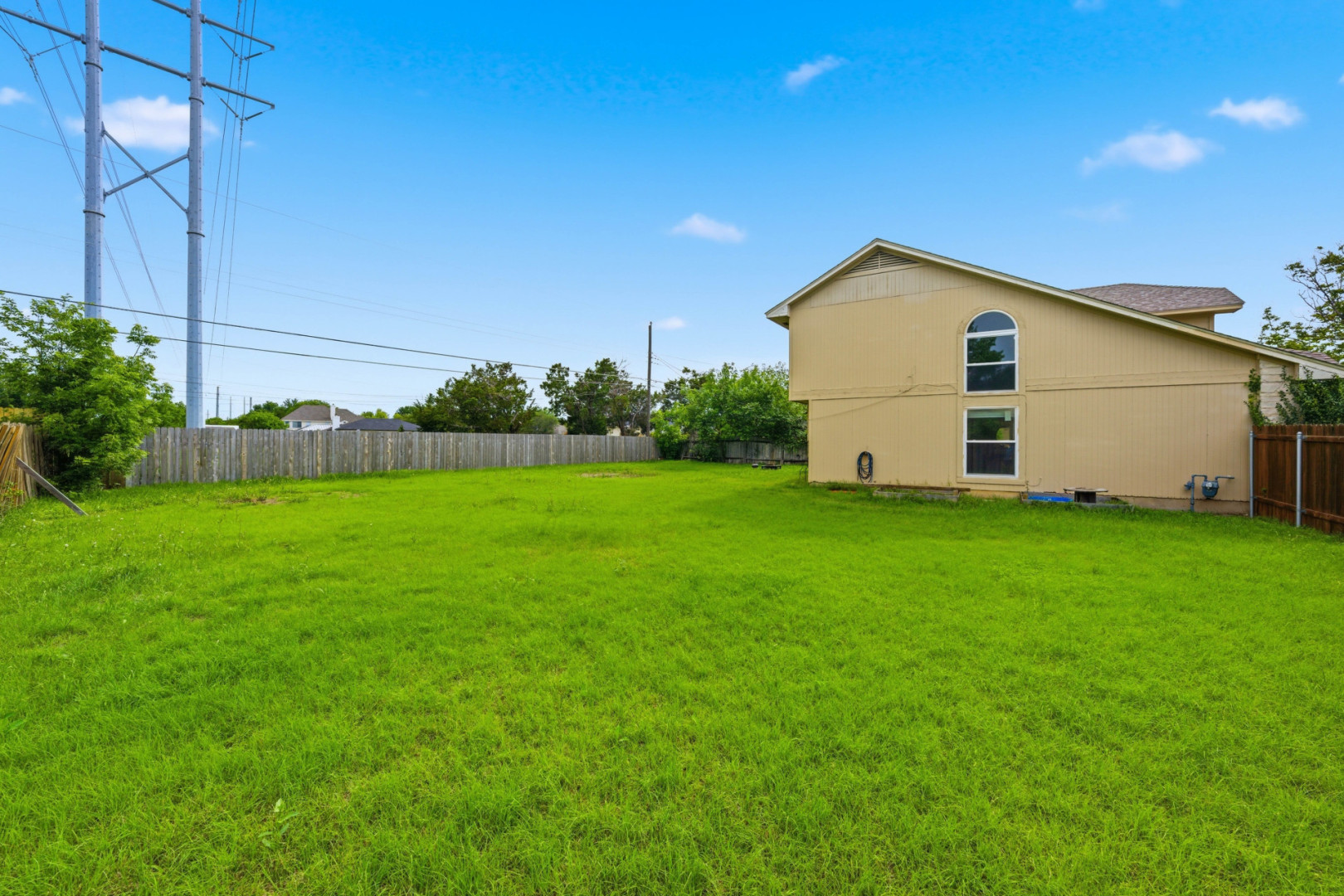main property photo 32