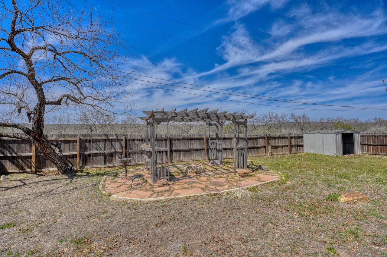 main property photo 30