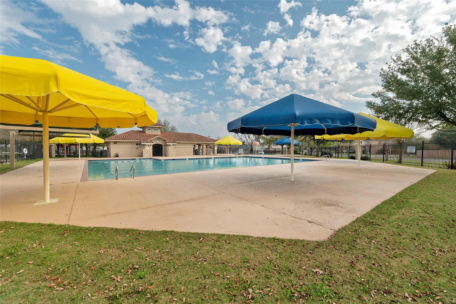 main property photo 34