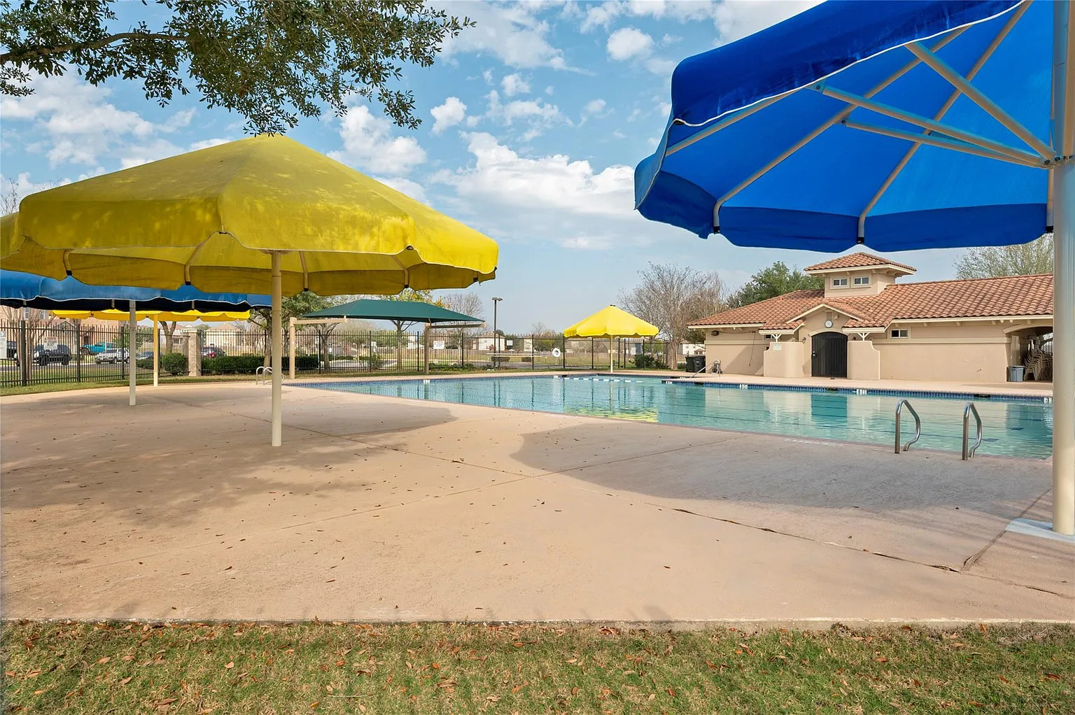 main property photo 35