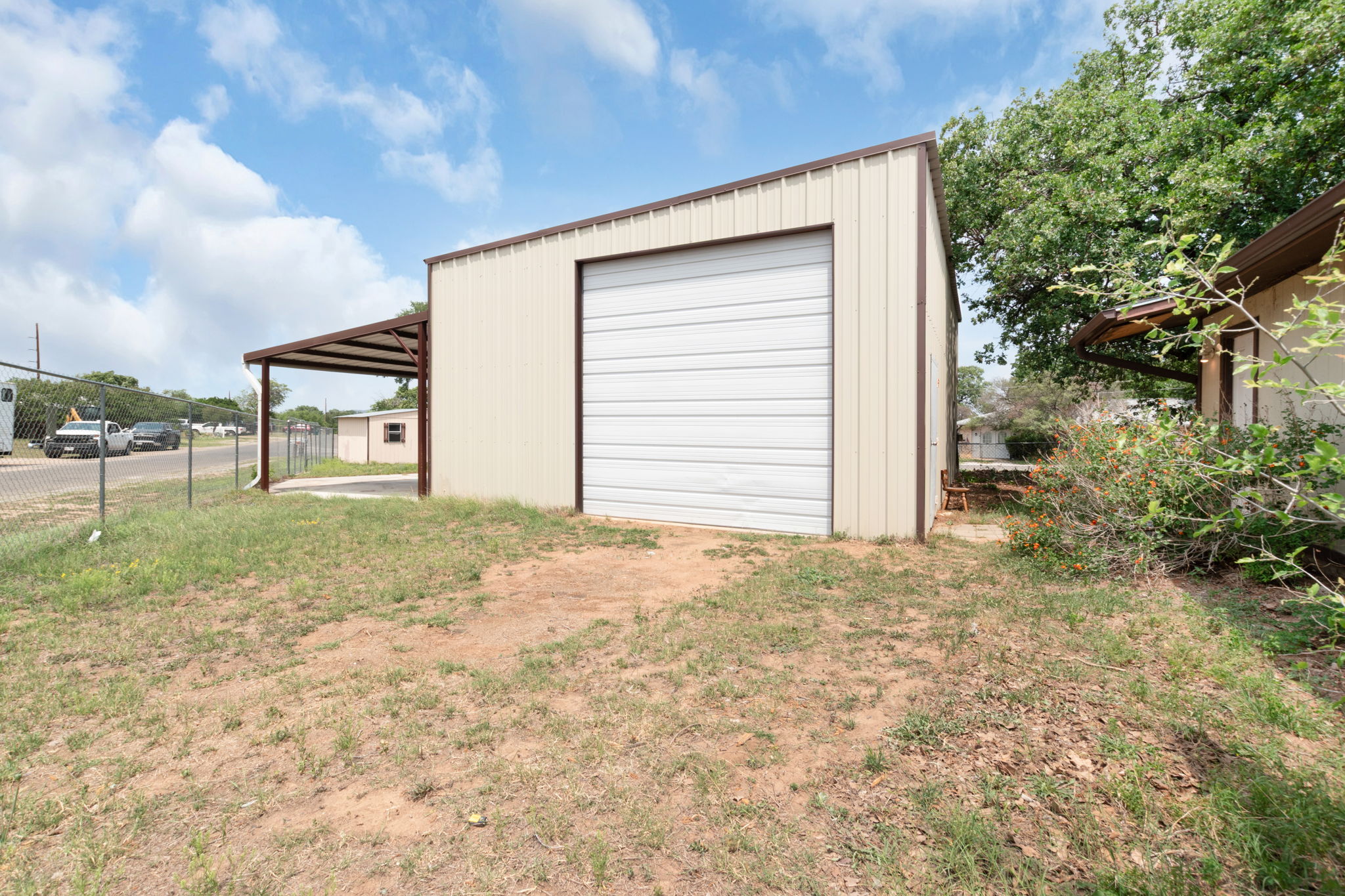 main property photo 22