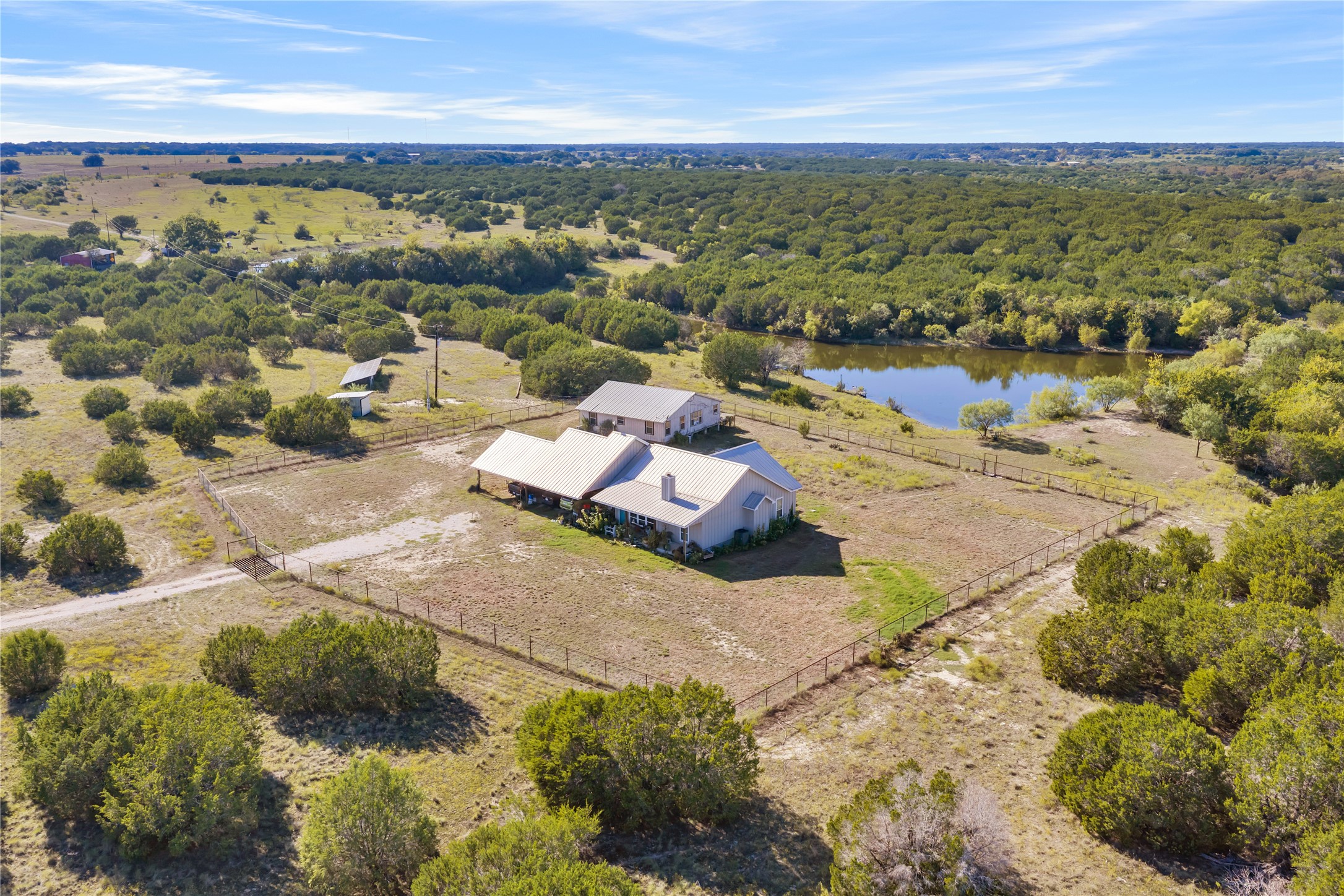 main property photo 7