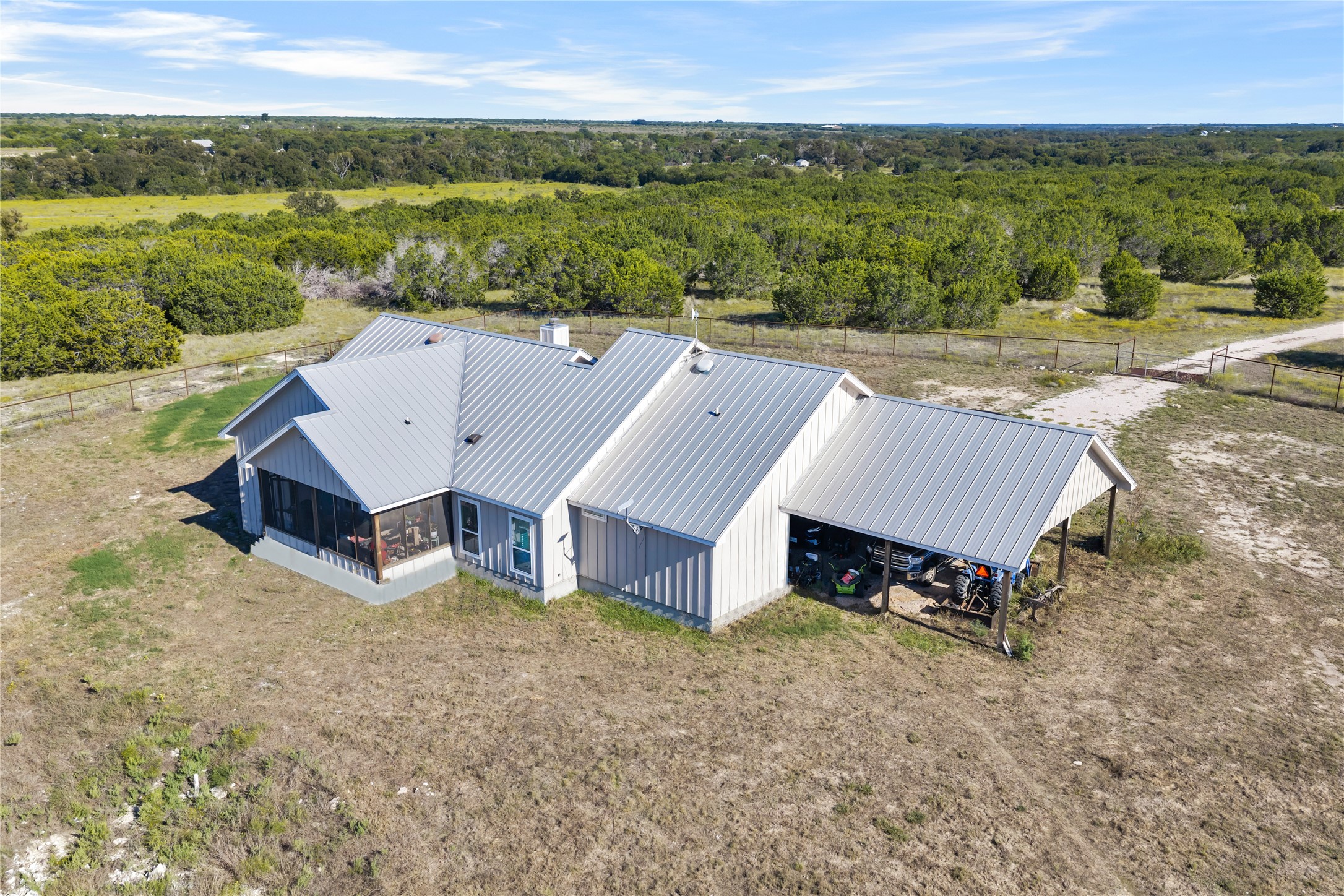 main property photo 8