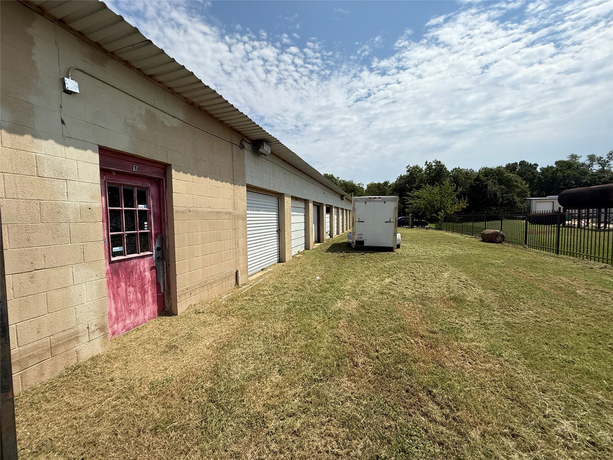 main property photo 27