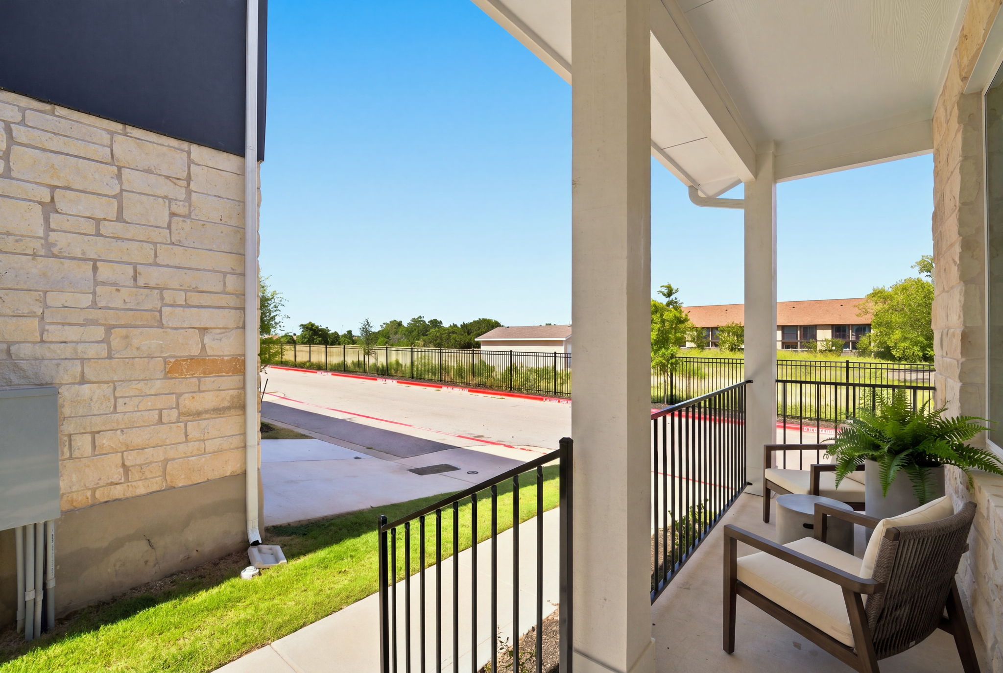 main property photo 23
