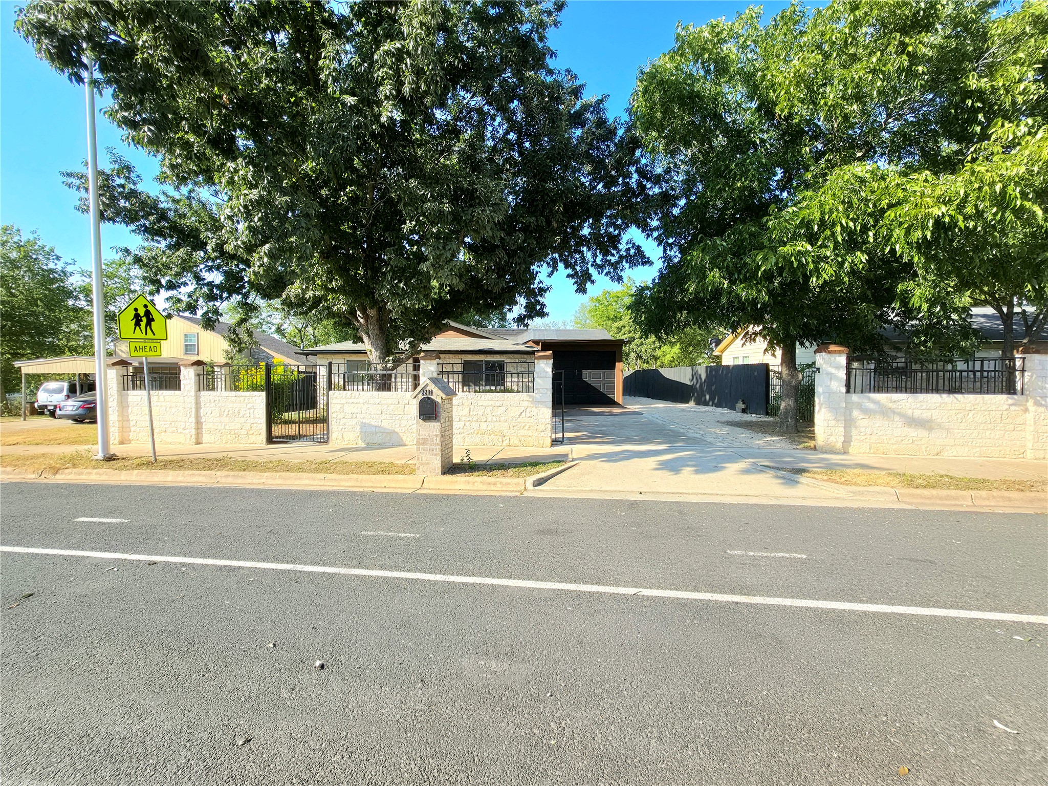 main property photo 22