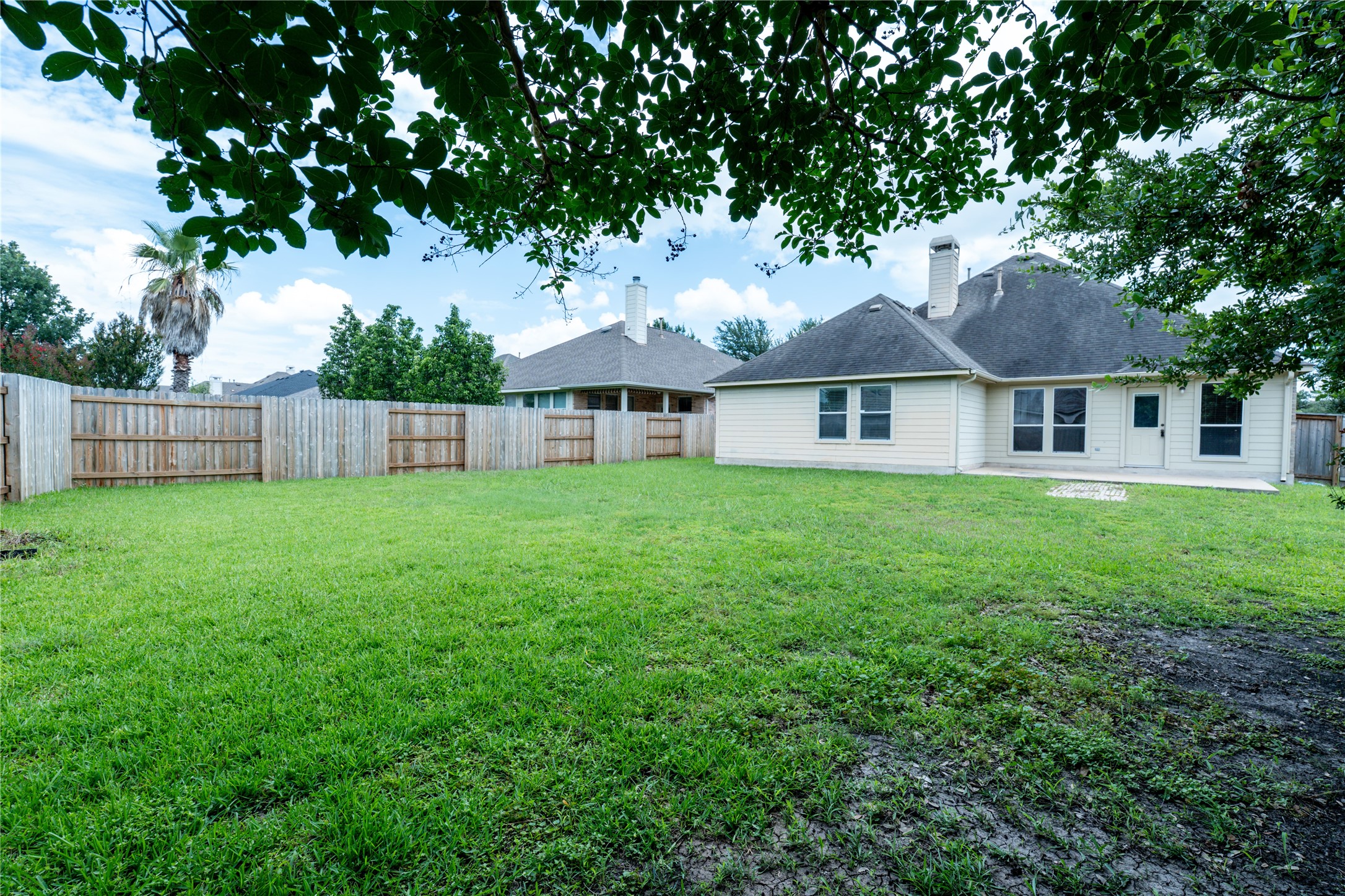 main property photo 19