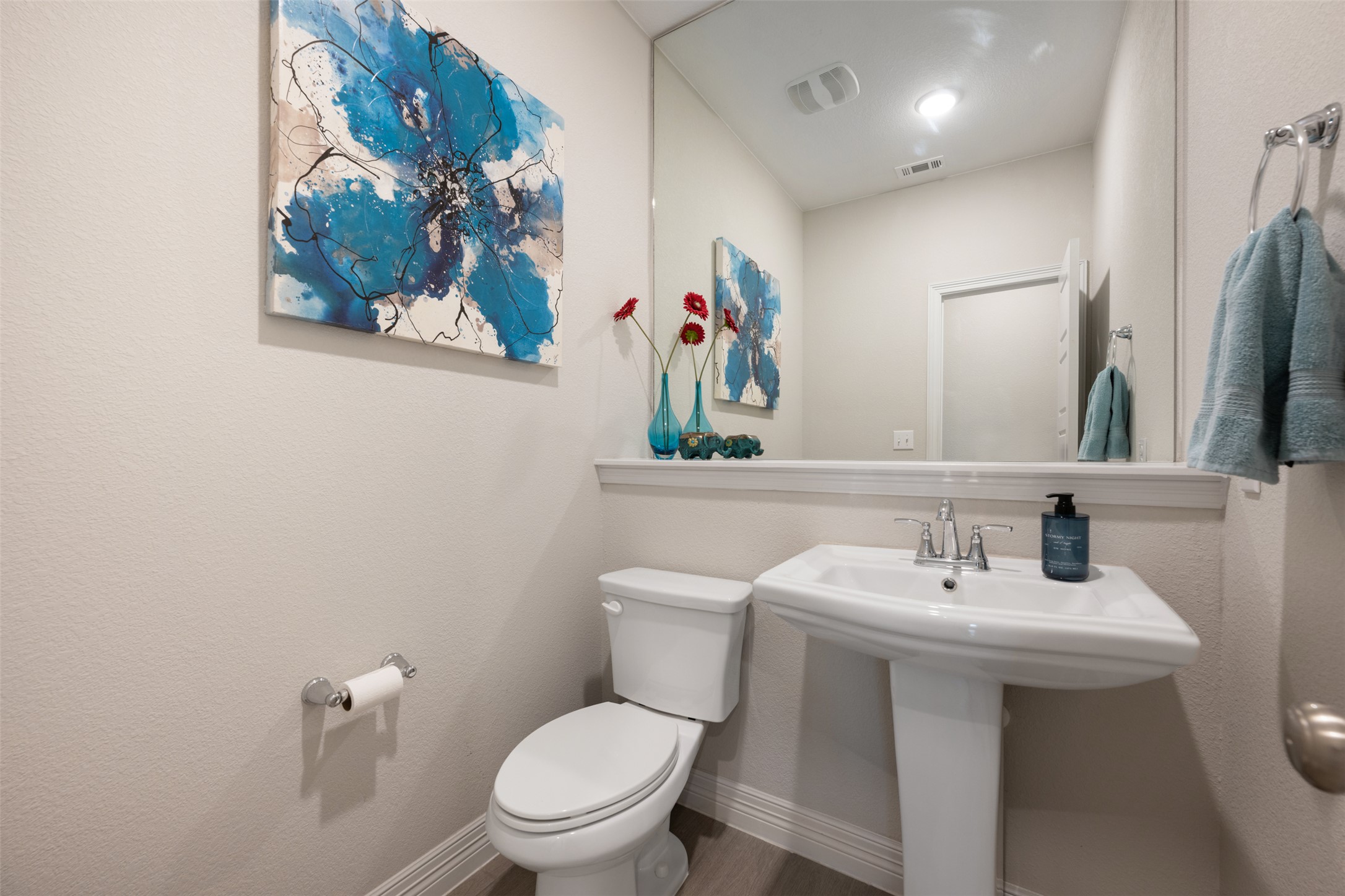 main property photo 25