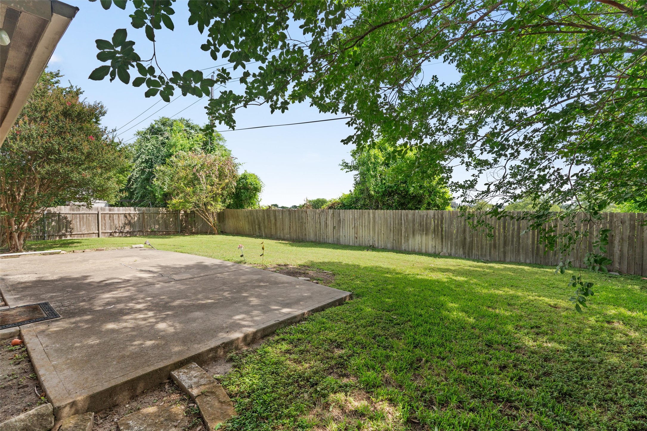 main property photo 30