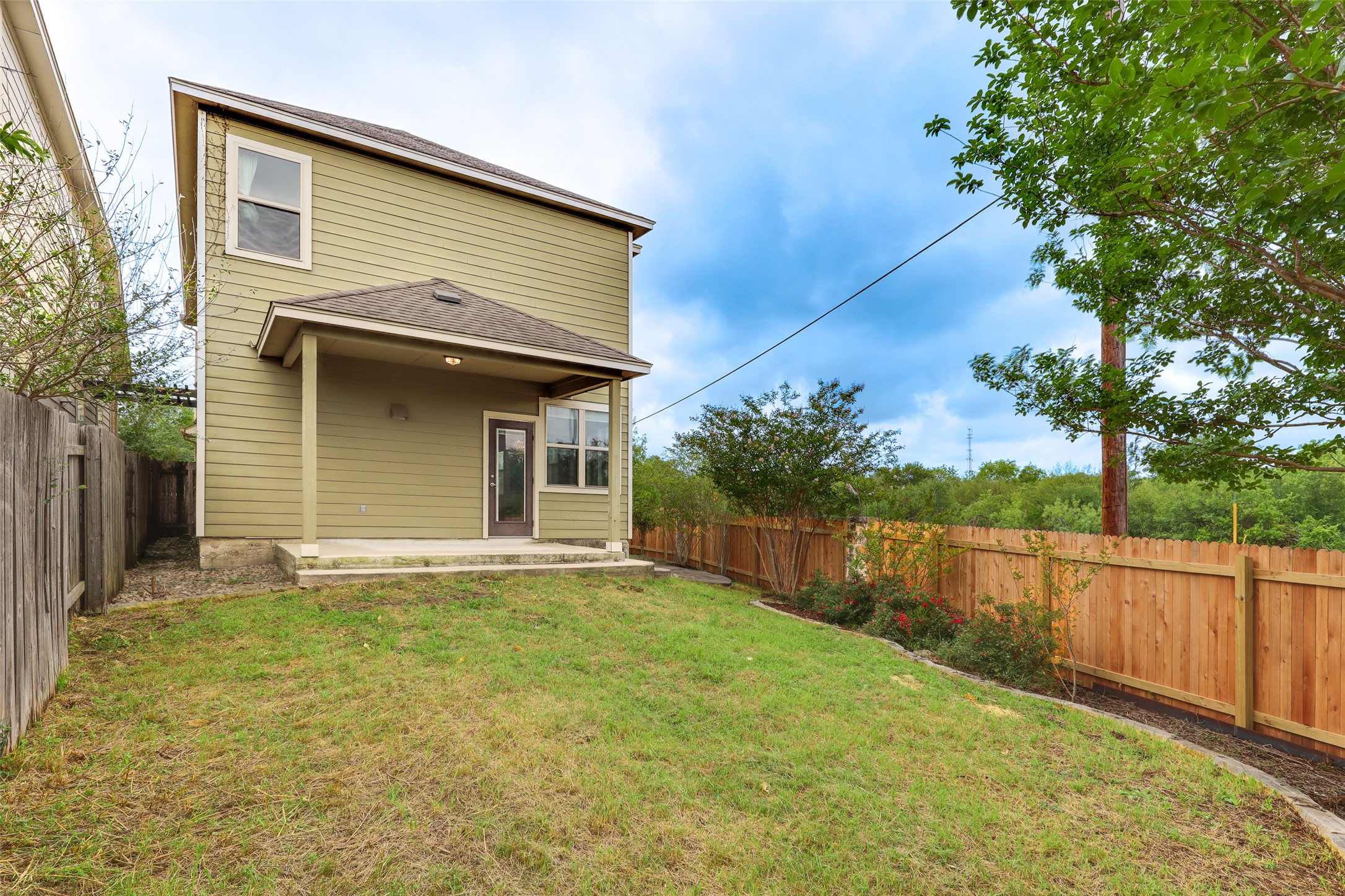 main property photo 18